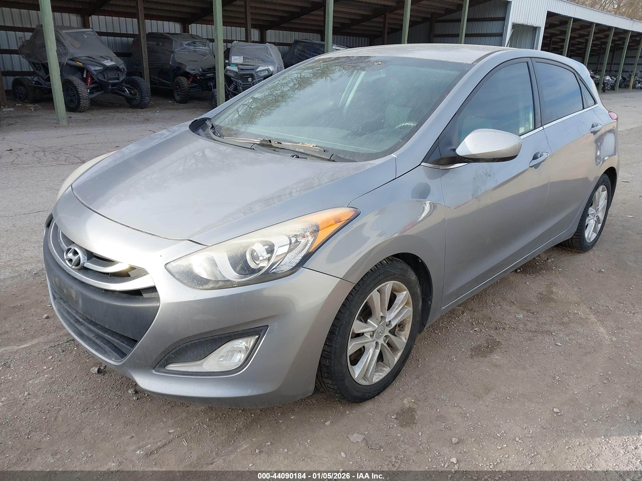 HYUNDAI ELANTRA image 2