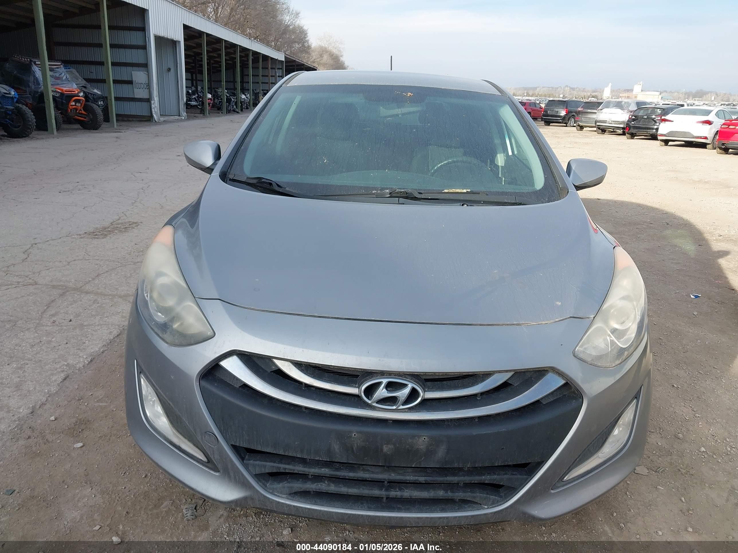 HYUNDAI ELANTRA image 6