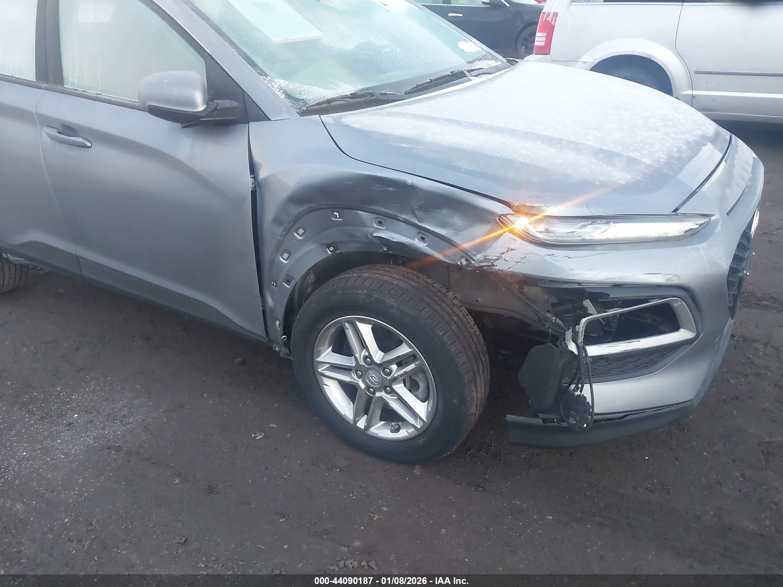HYUNDAI KONA image 6