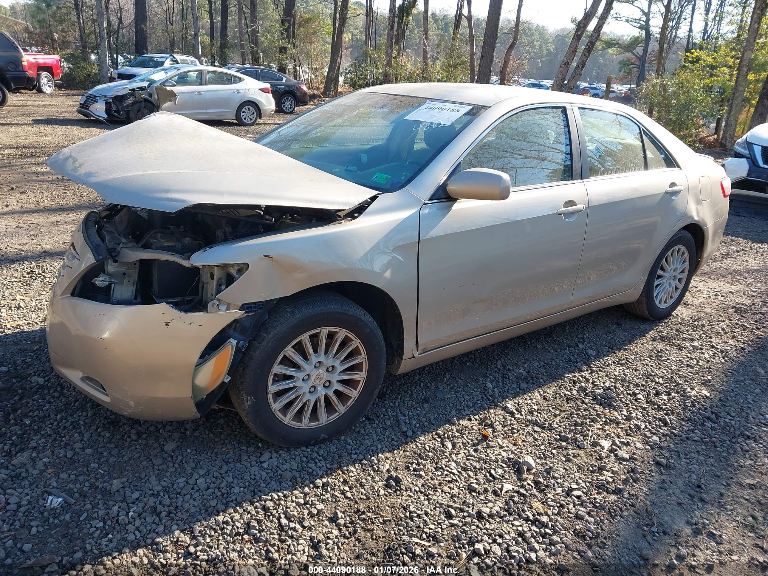 TOYOTA CAMRY image 2