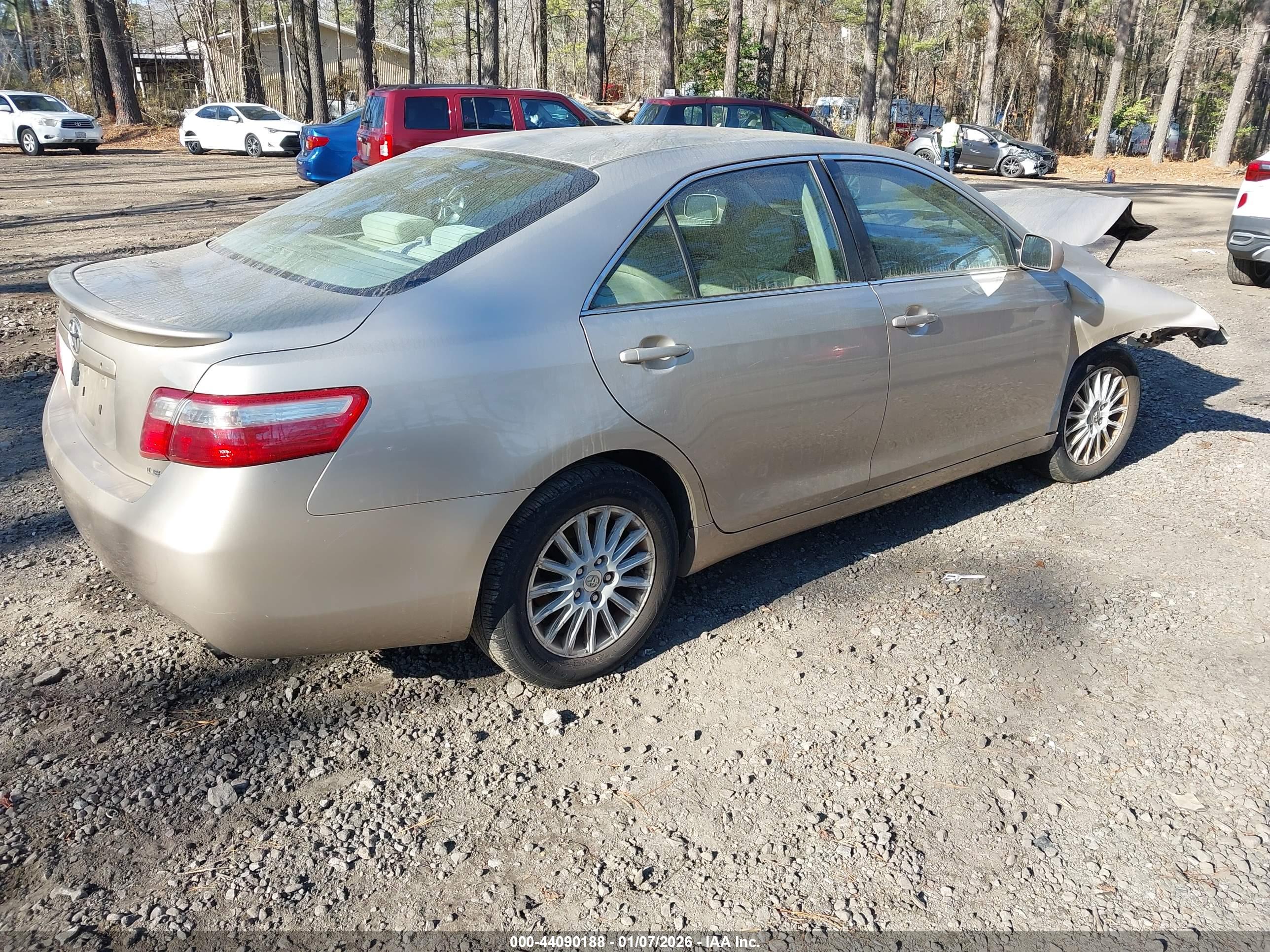 TOYOTA CAMRY image 4