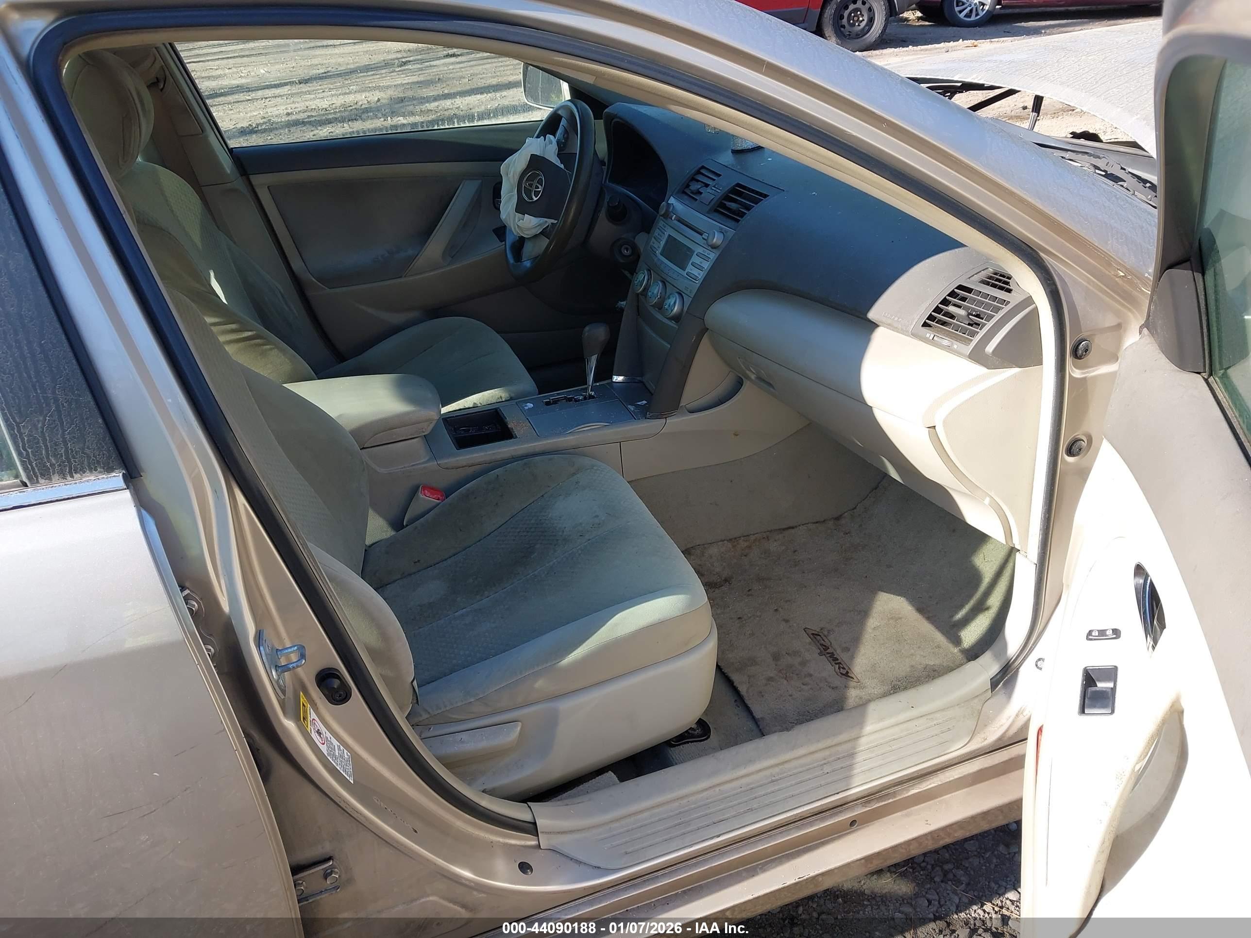 TOYOTA CAMRY image 5