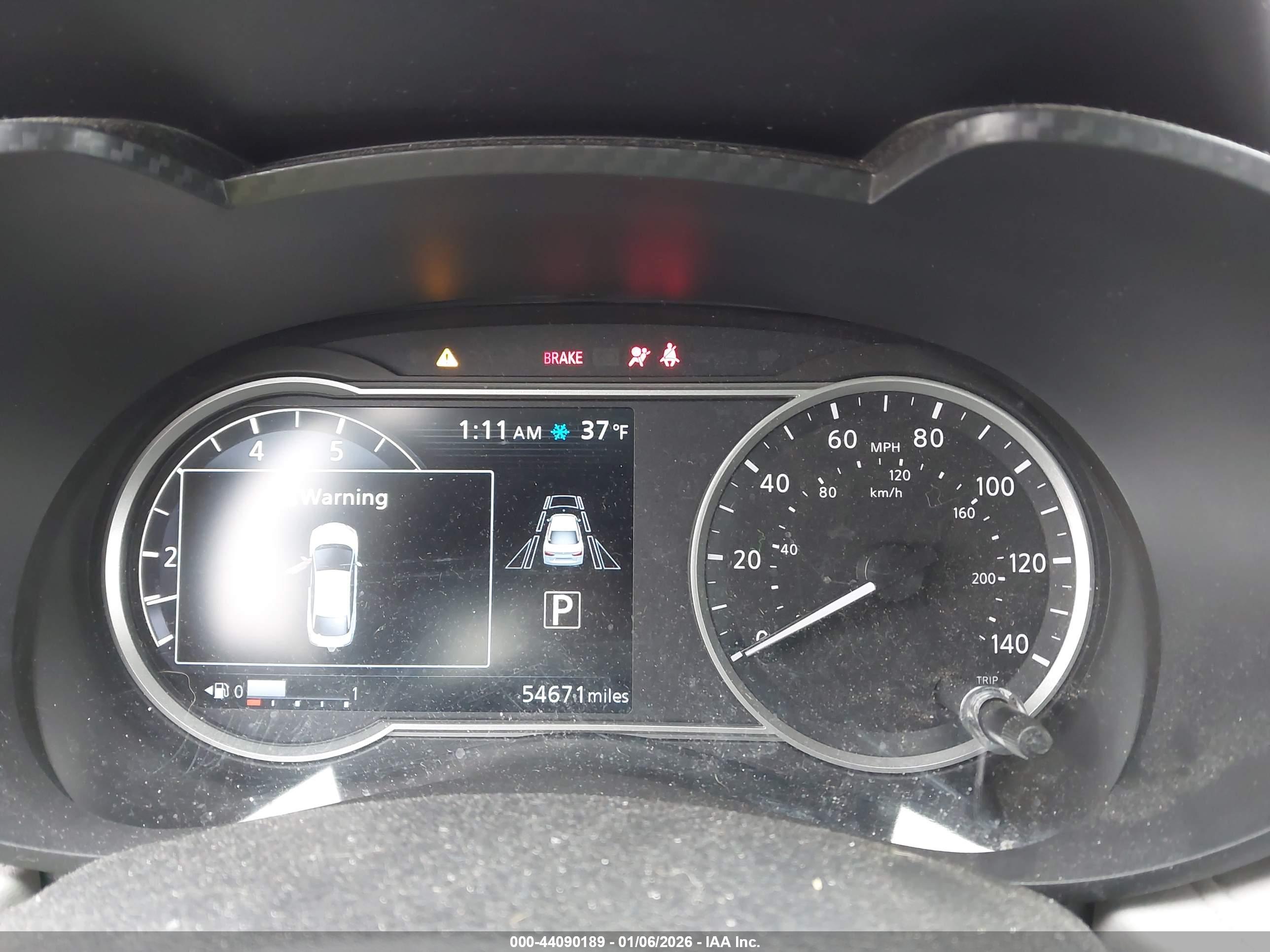 NISSAN VERSA image 7