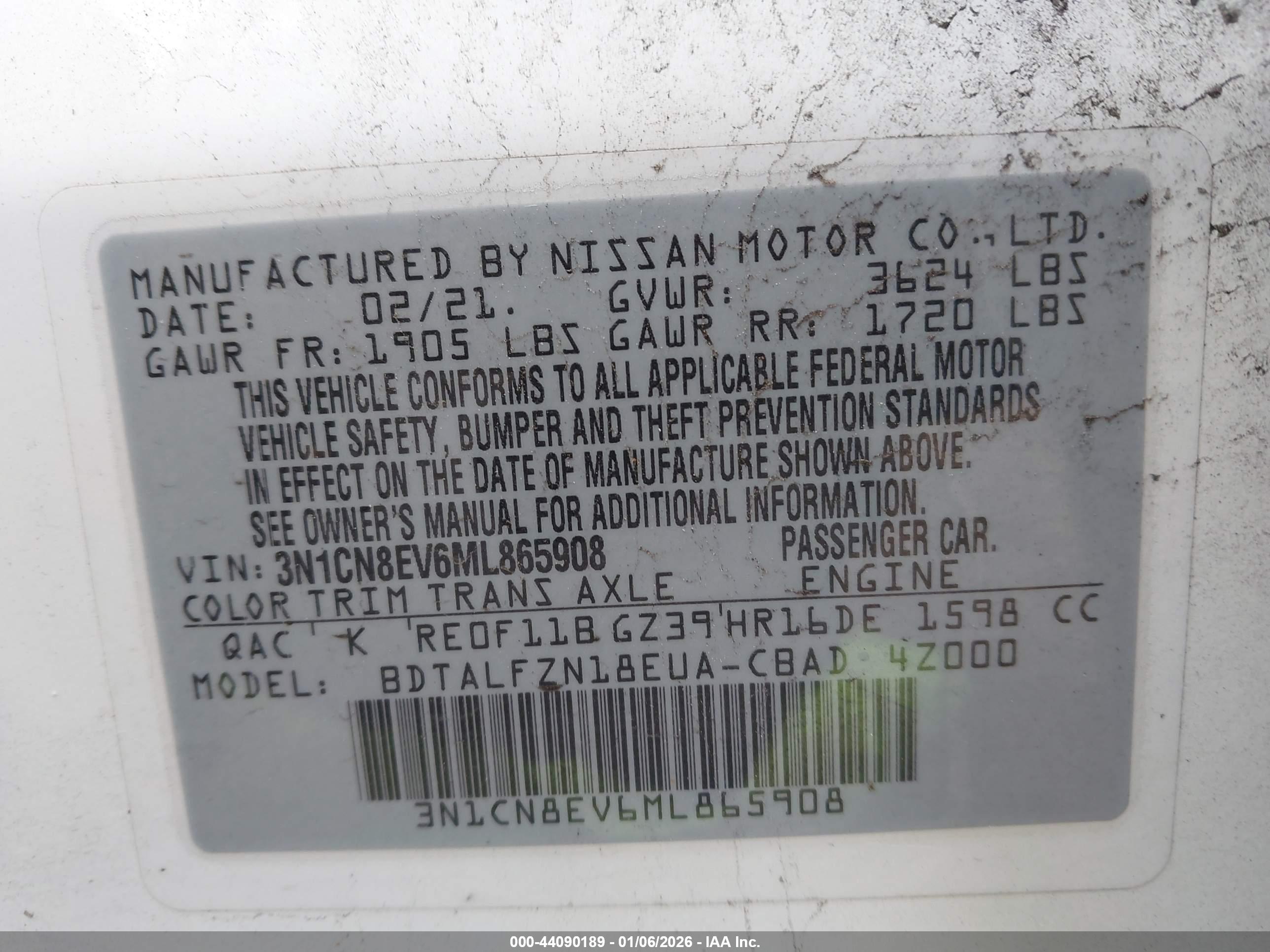 NISSAN VERSA image 9