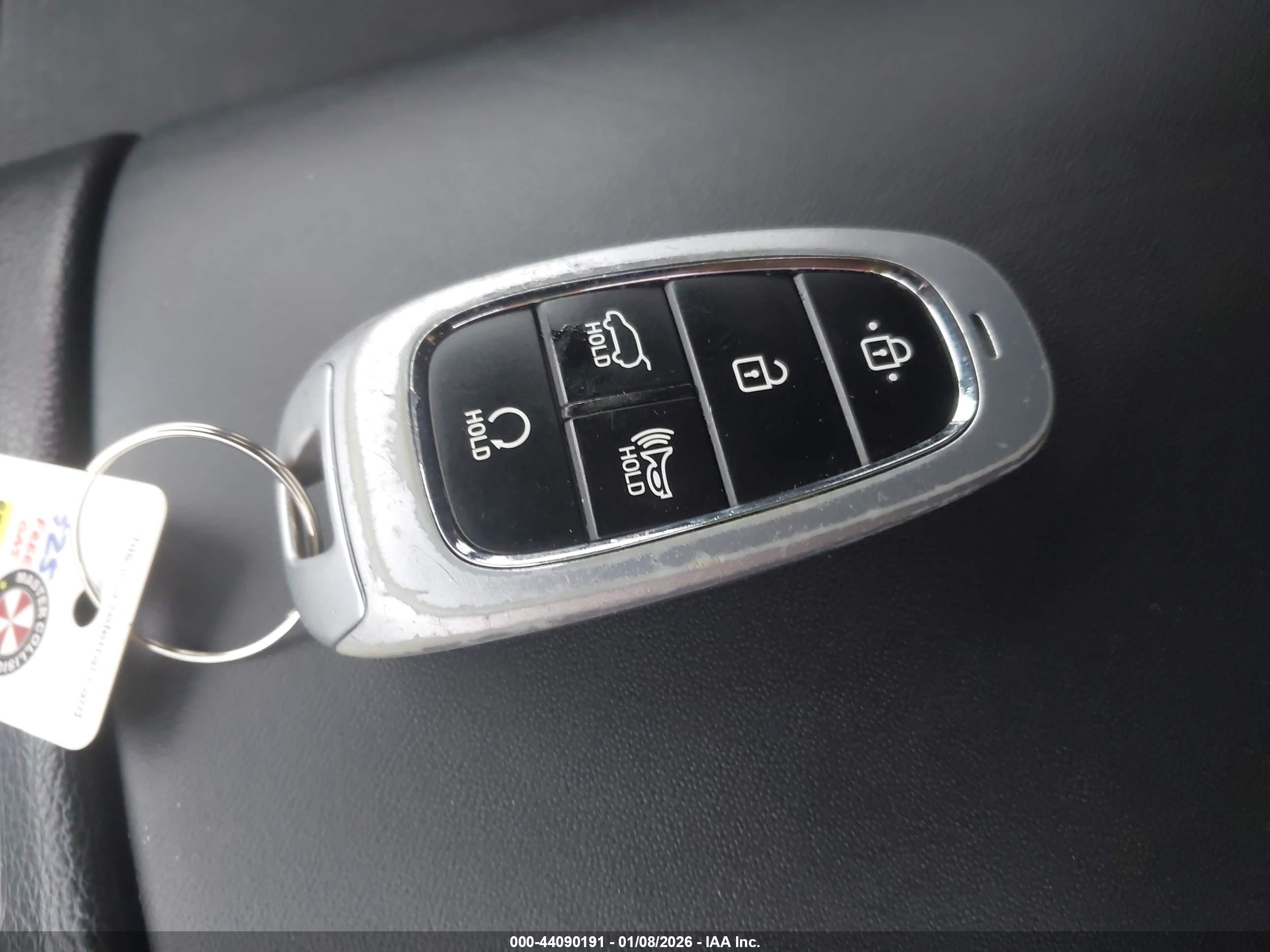 HYUNDAI SANTA image 11
