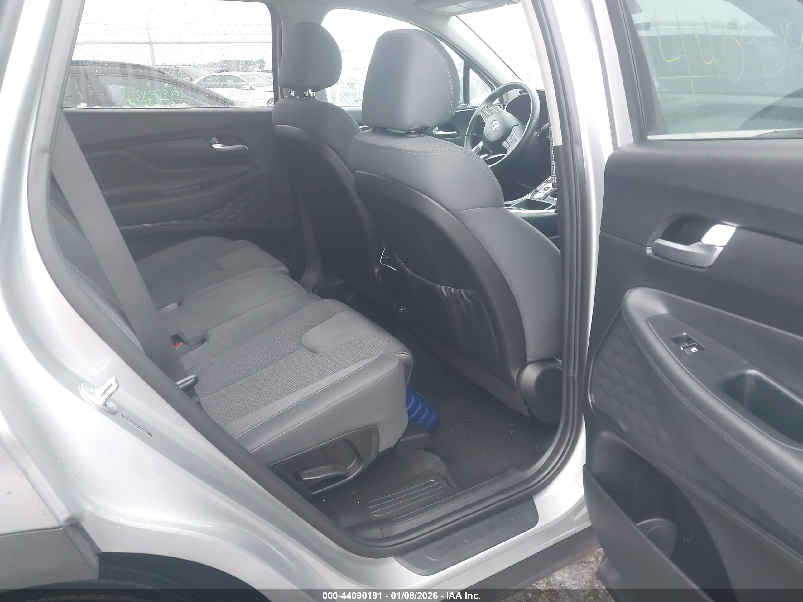 HYUNDAI SANTA image 8
