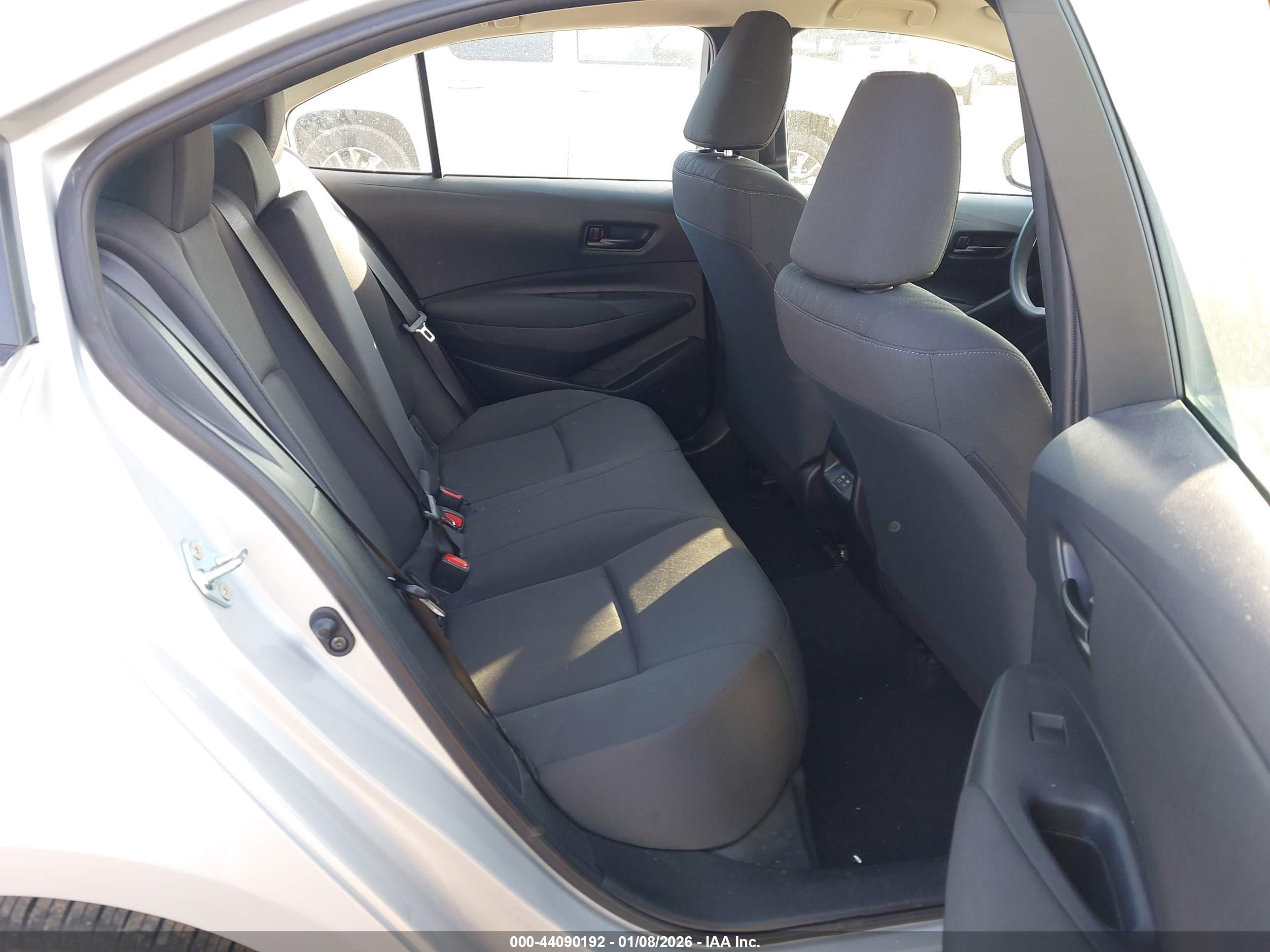 TOYOTA COROLLA image 8