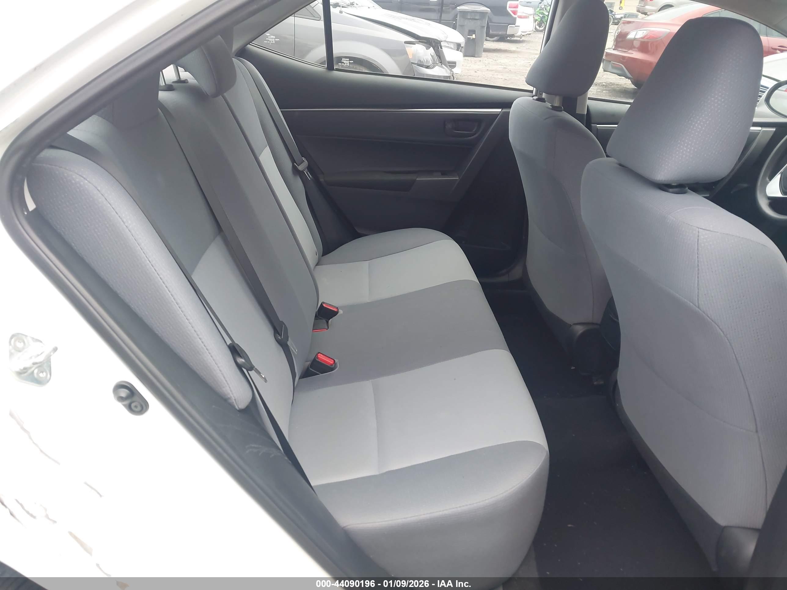 TOYOTA COROLLA image 8