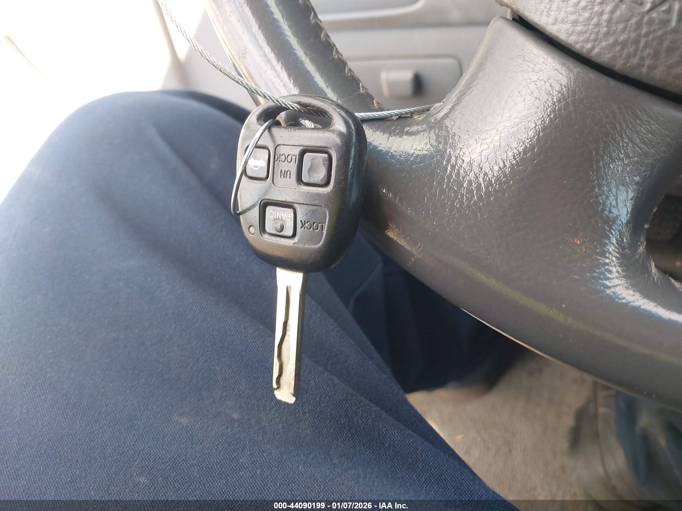 LEXUS ES image 11