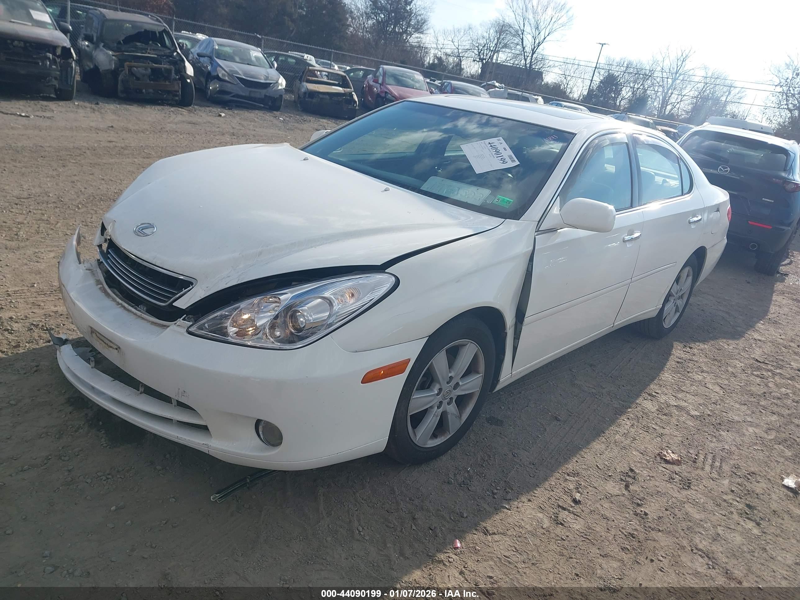 LEXUS ES image 2