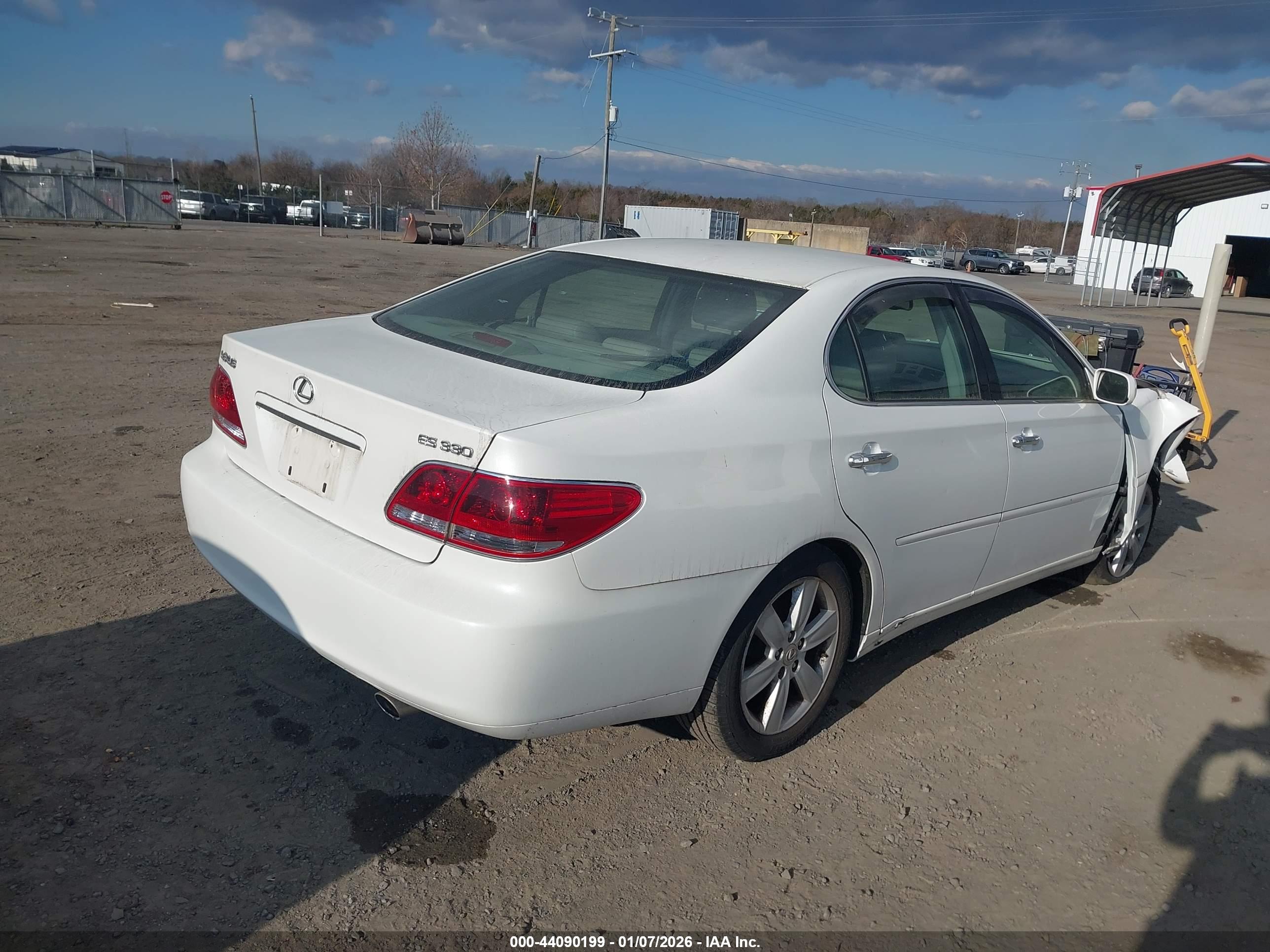 LEXUS ES image 4