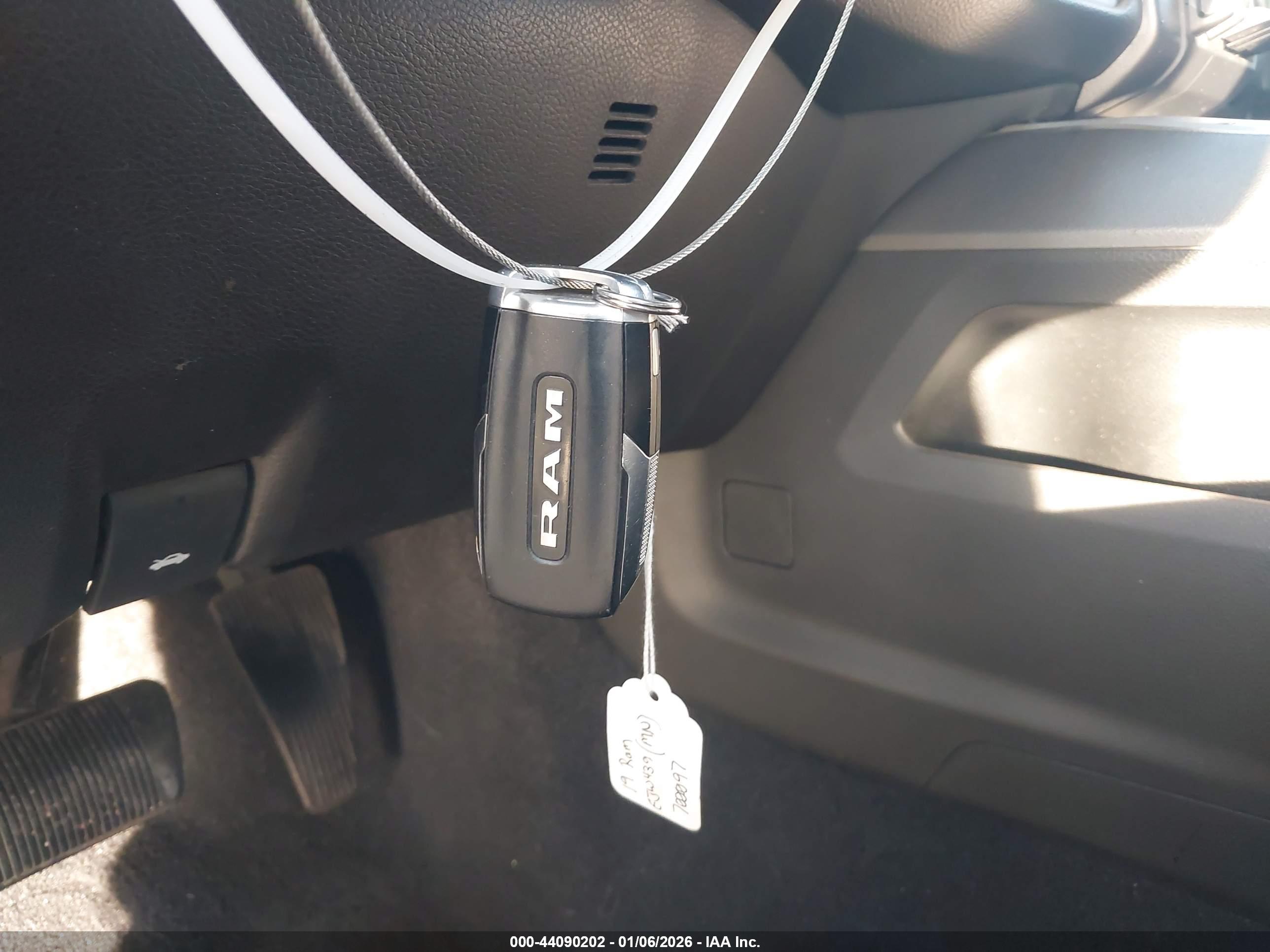 RAM 2500 image 11