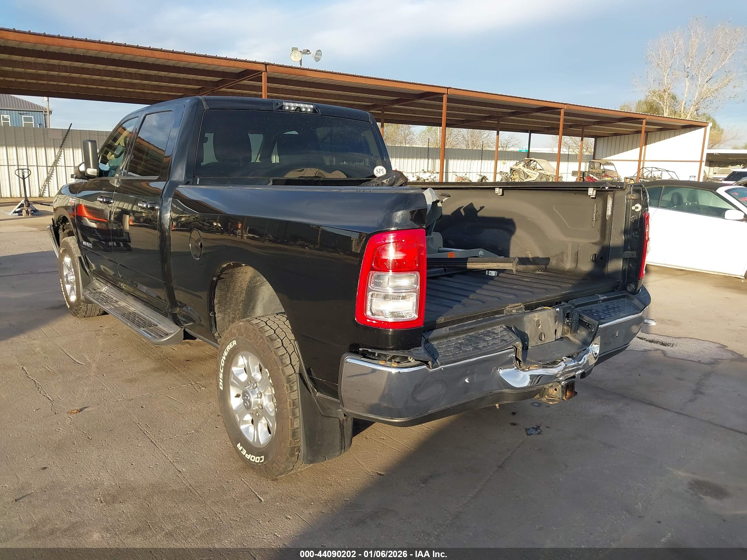 RAM 2500 image 3