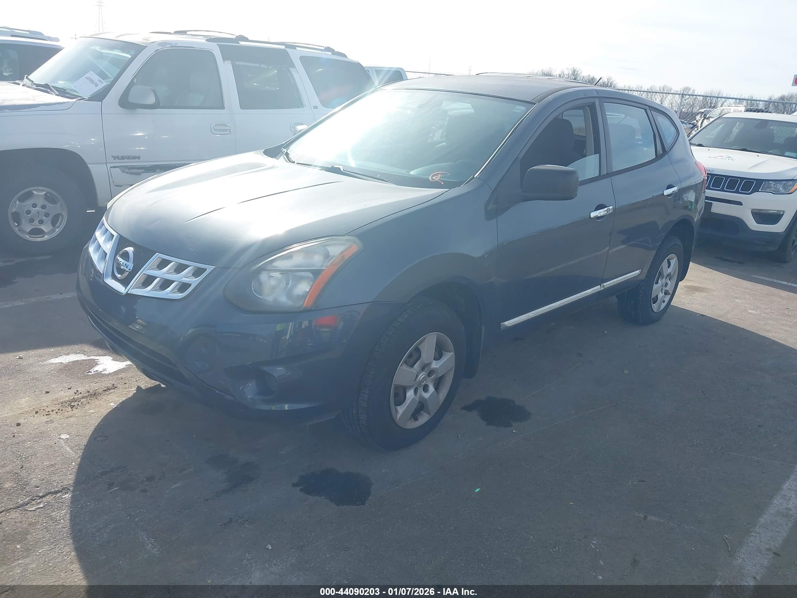 NISSAN ROGUE image 2