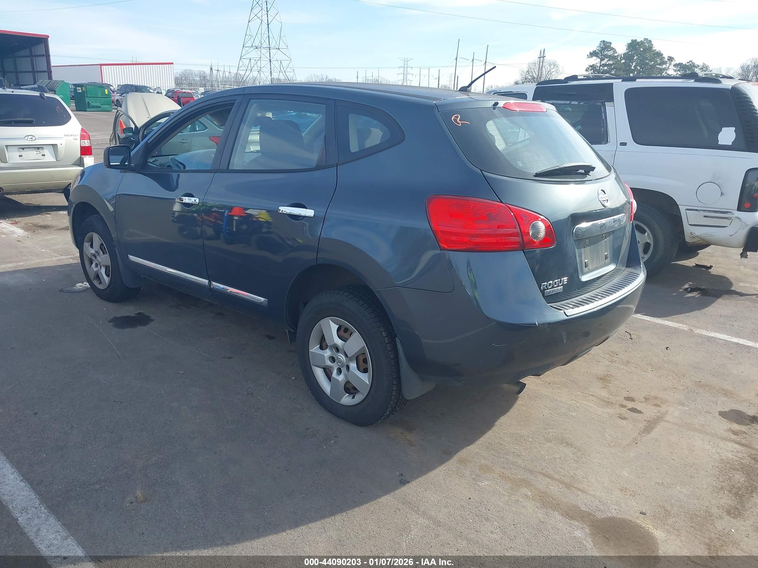 NISSAN ROGUE image 3