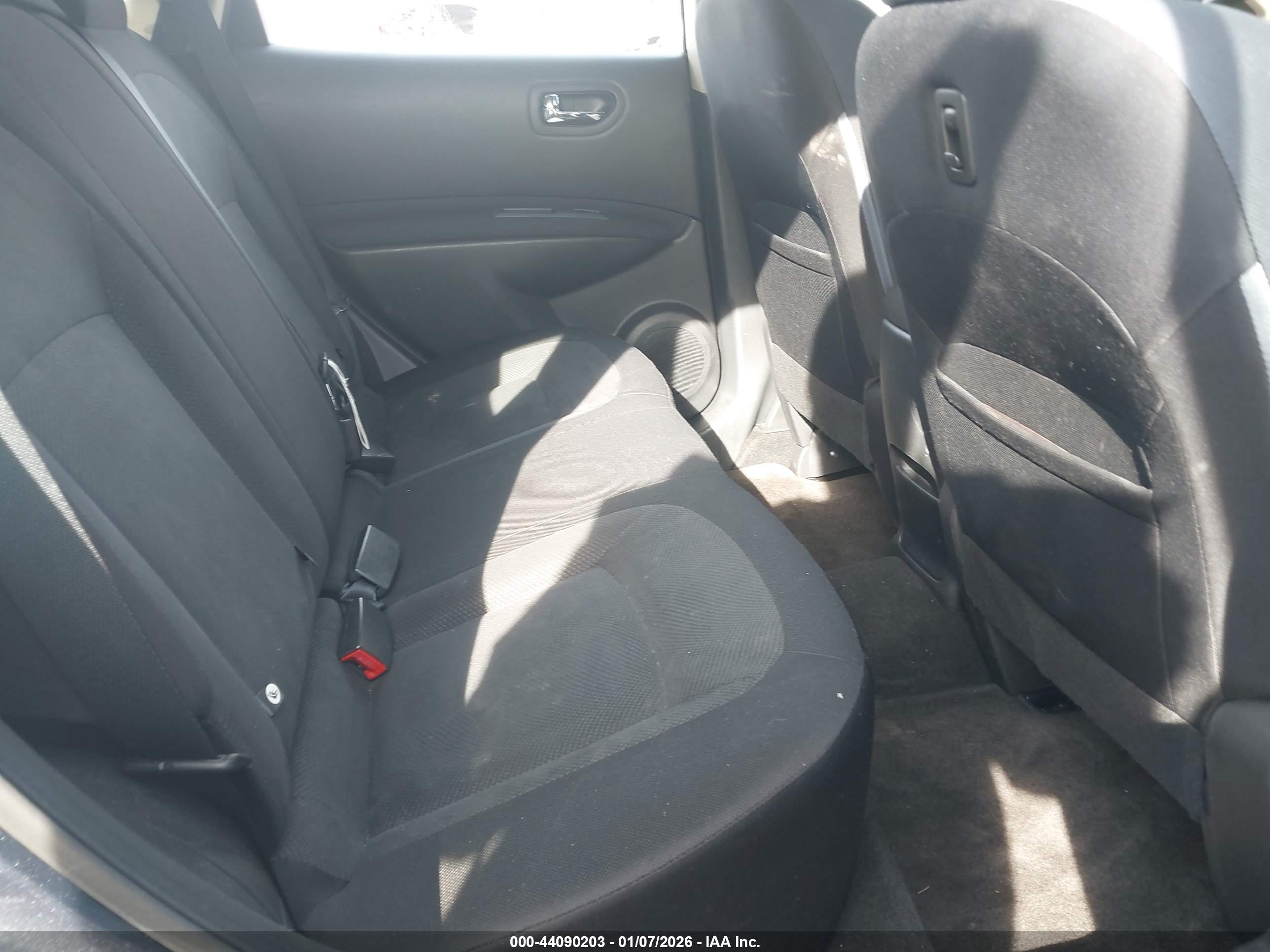 NISSAN ROGUE image 8