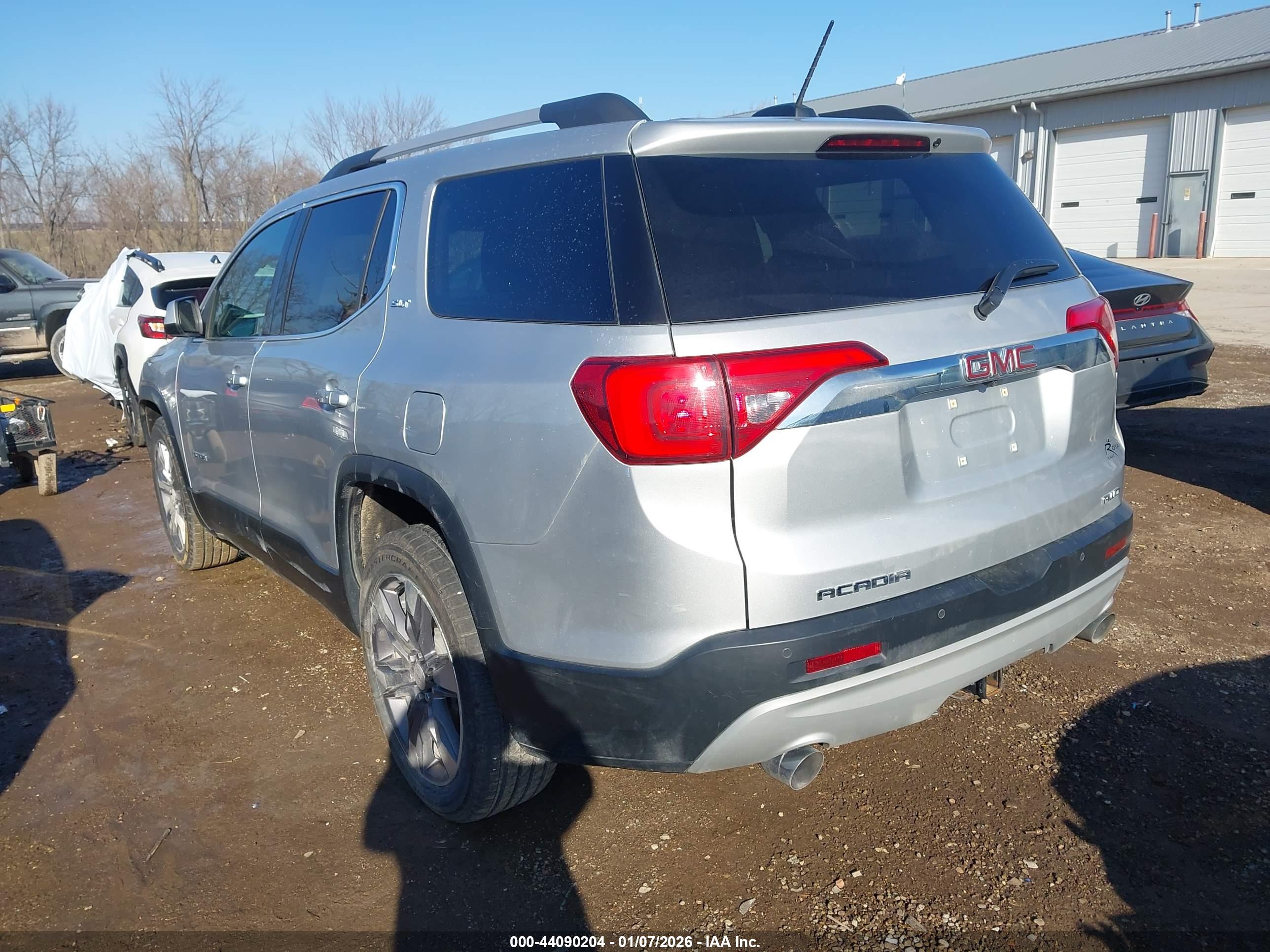 GMC ACADIA image 3