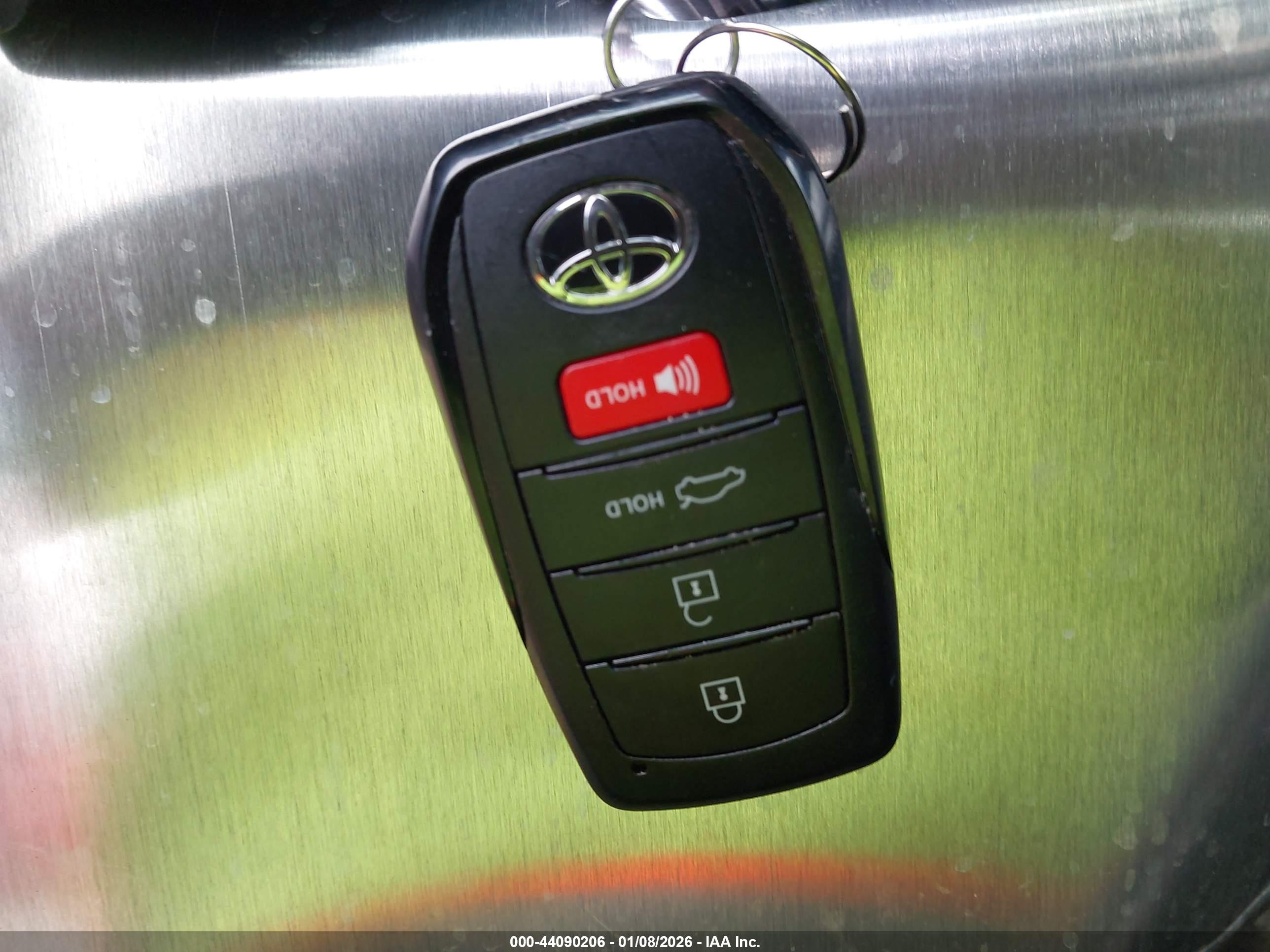TOYOTA CAMRY image 11