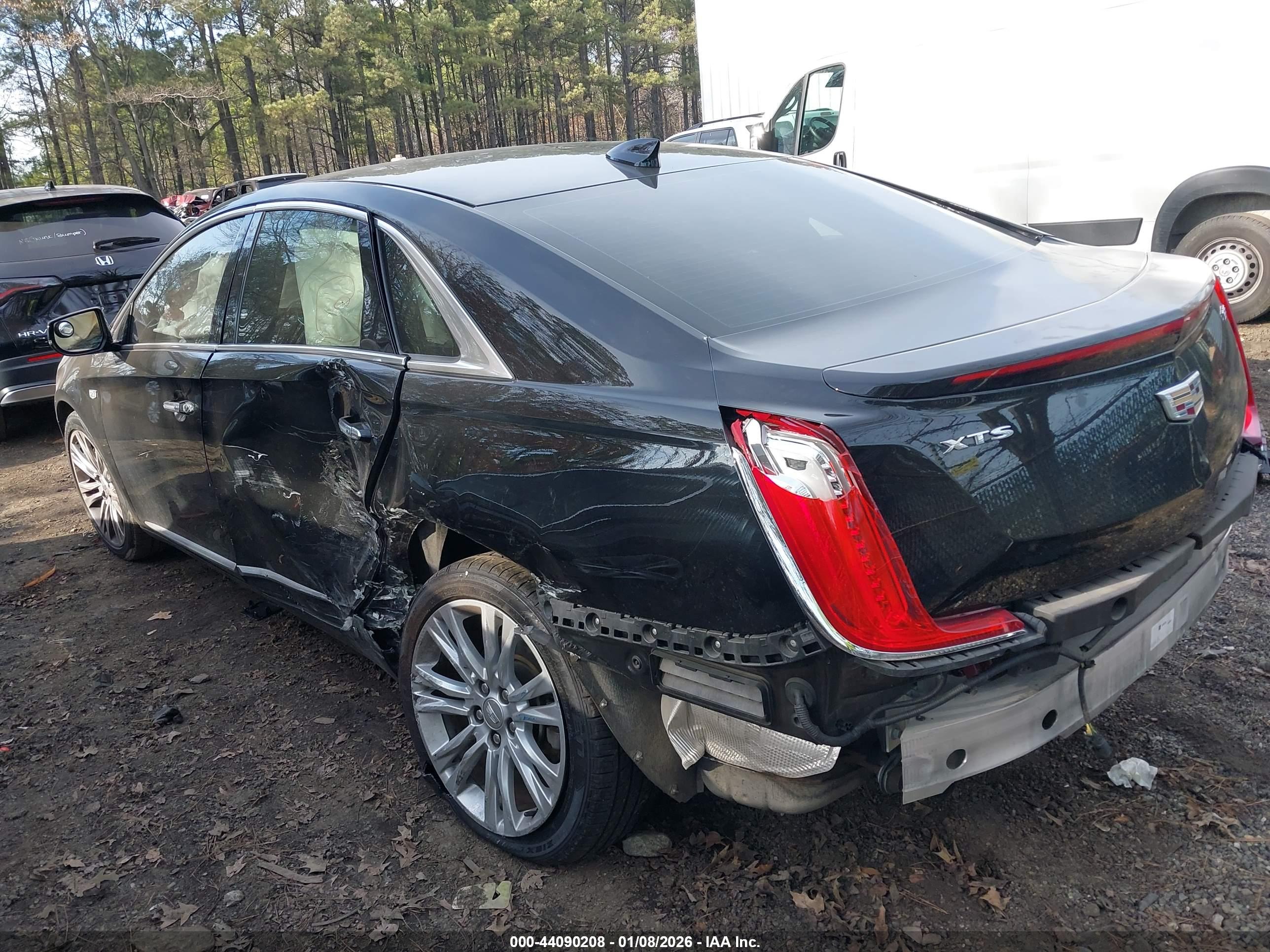 CADILLAC XTS image 3