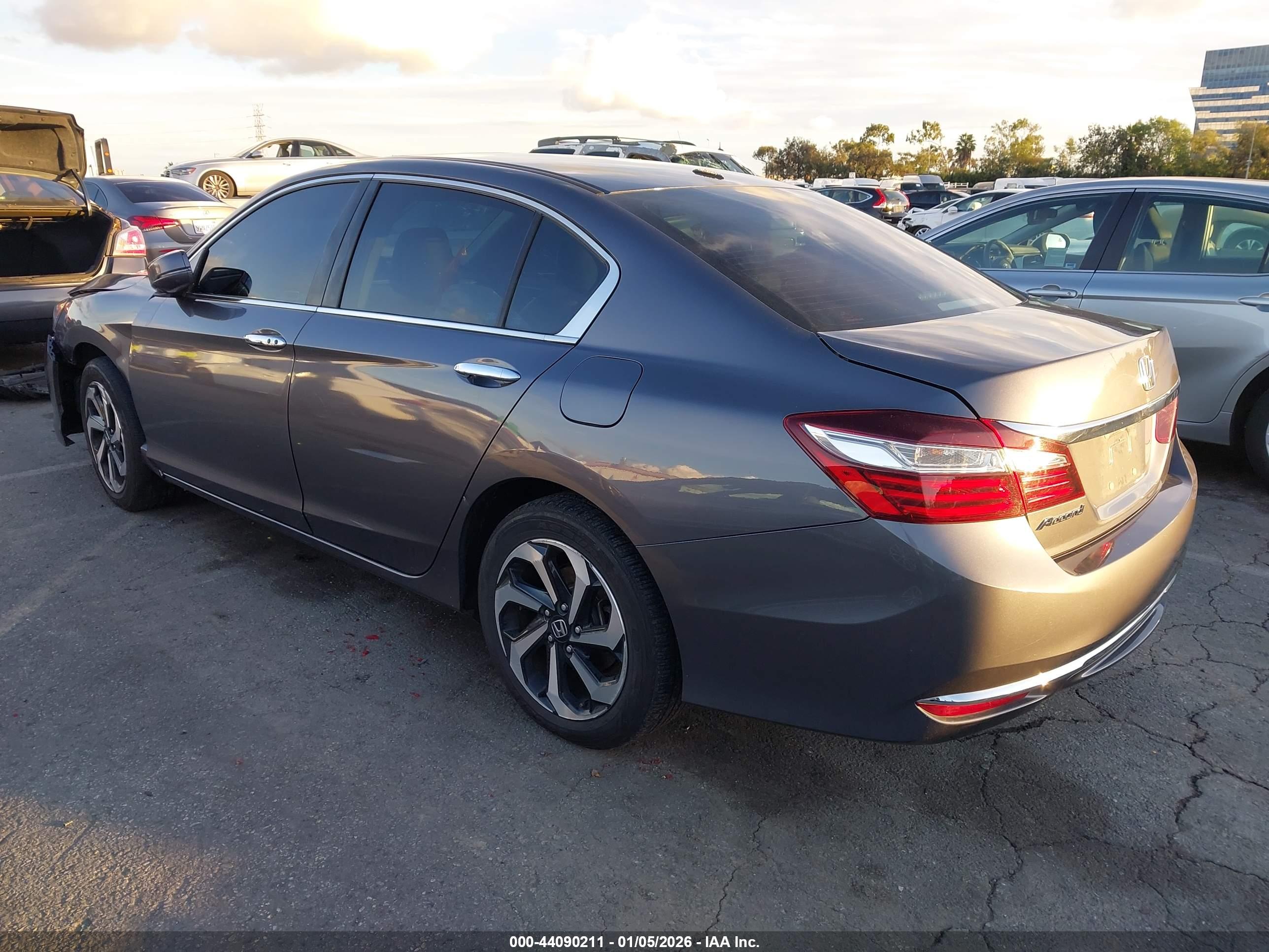 HONDA ACCORD image 3