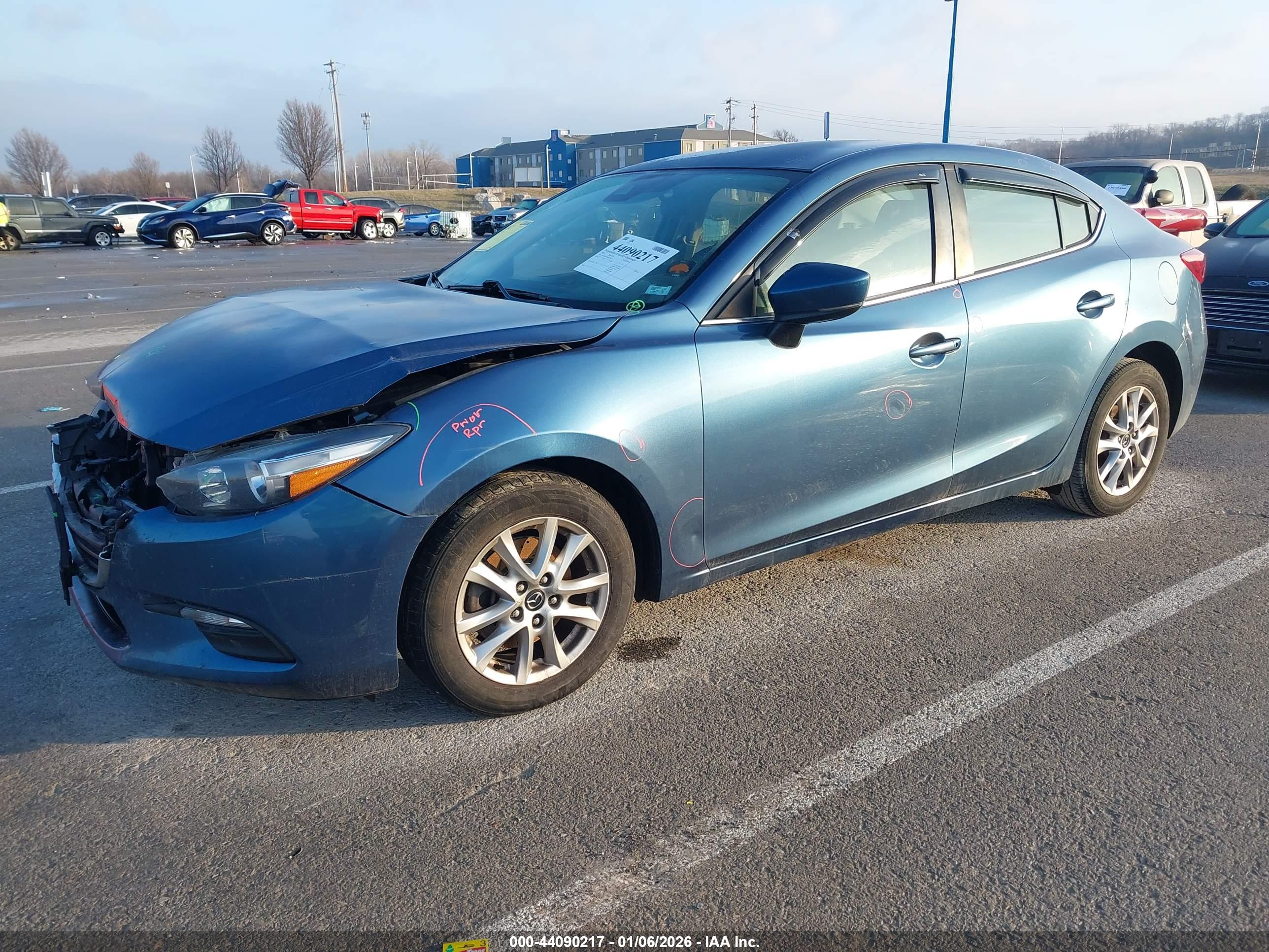 MAZDA MAZDA3 image 2