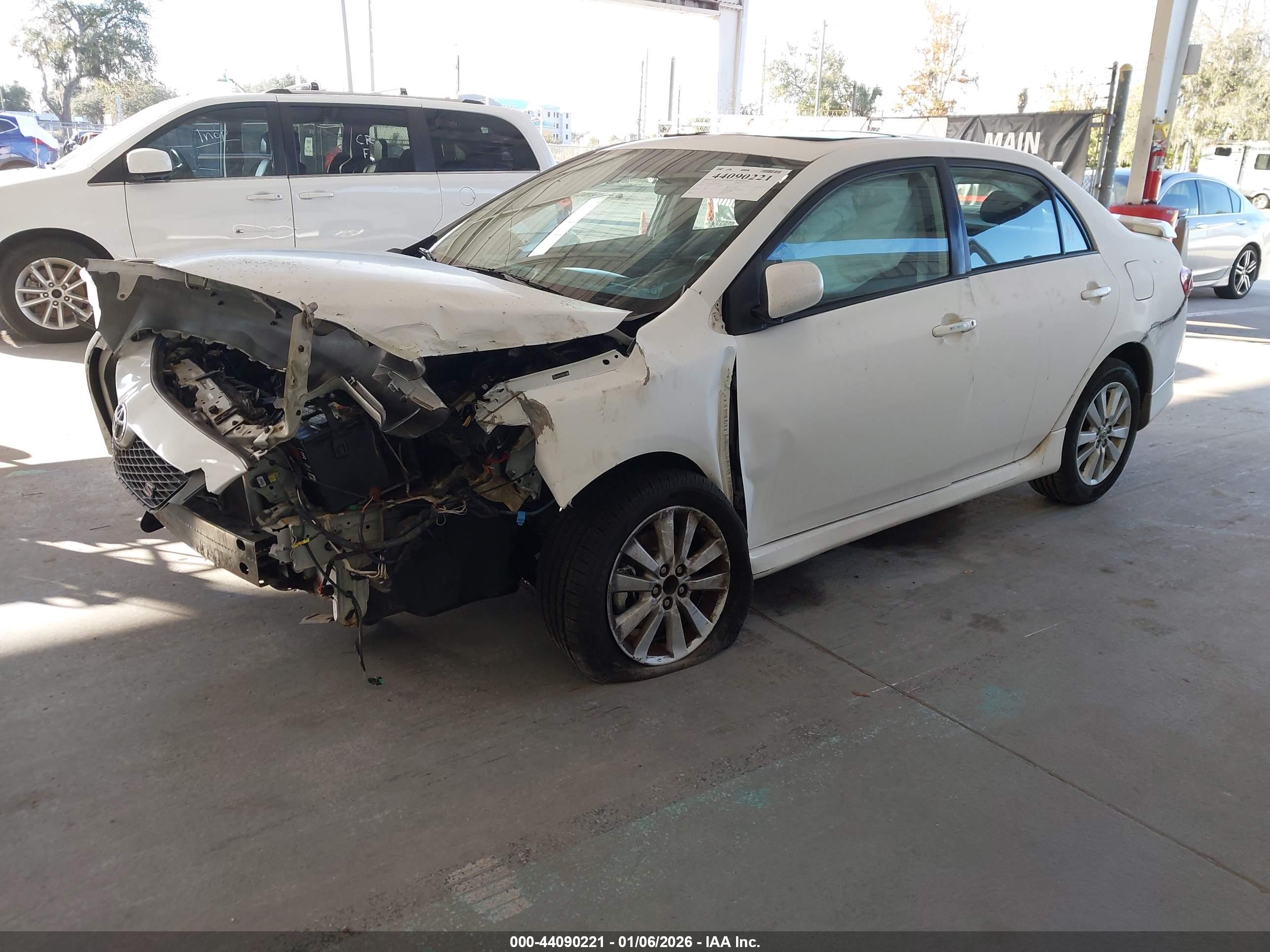TOYOTA COROLLA image 2