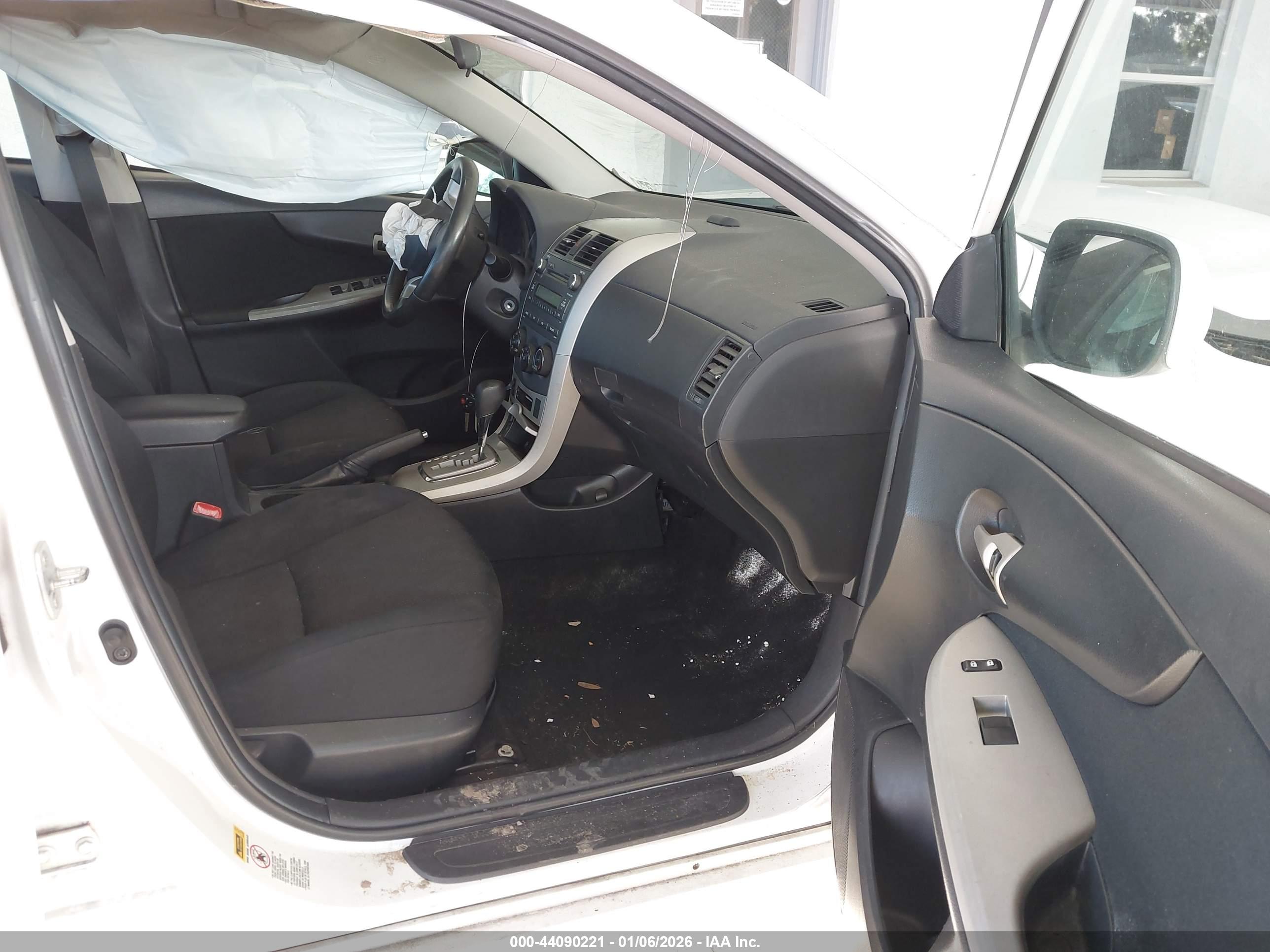 TOYOTA COROLLA image 5