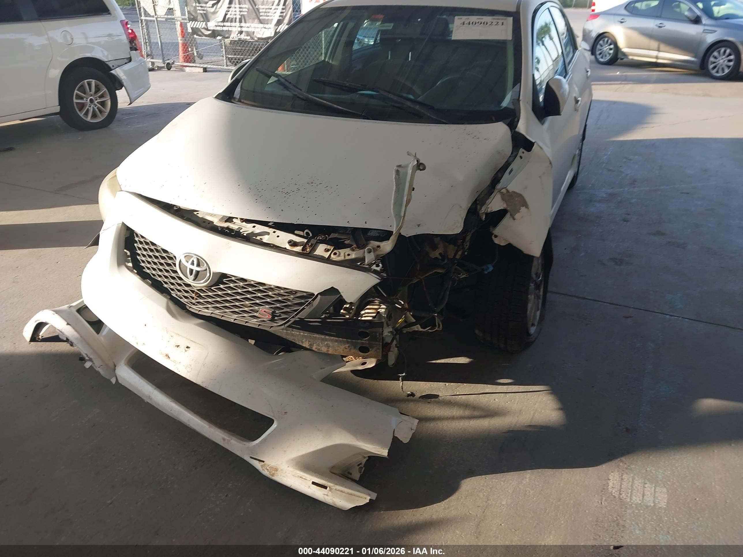 TOYOTA COROLLA image 6