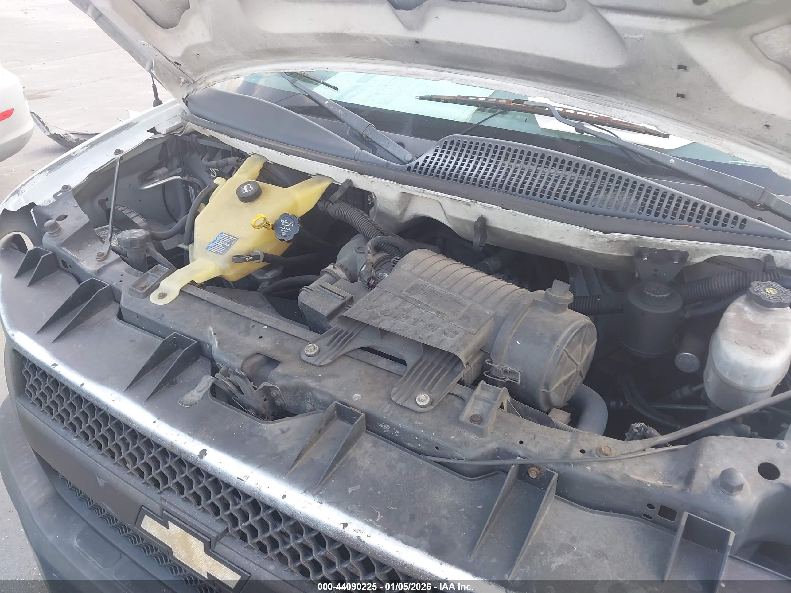 CHEVROLET EXPRESS image 10
