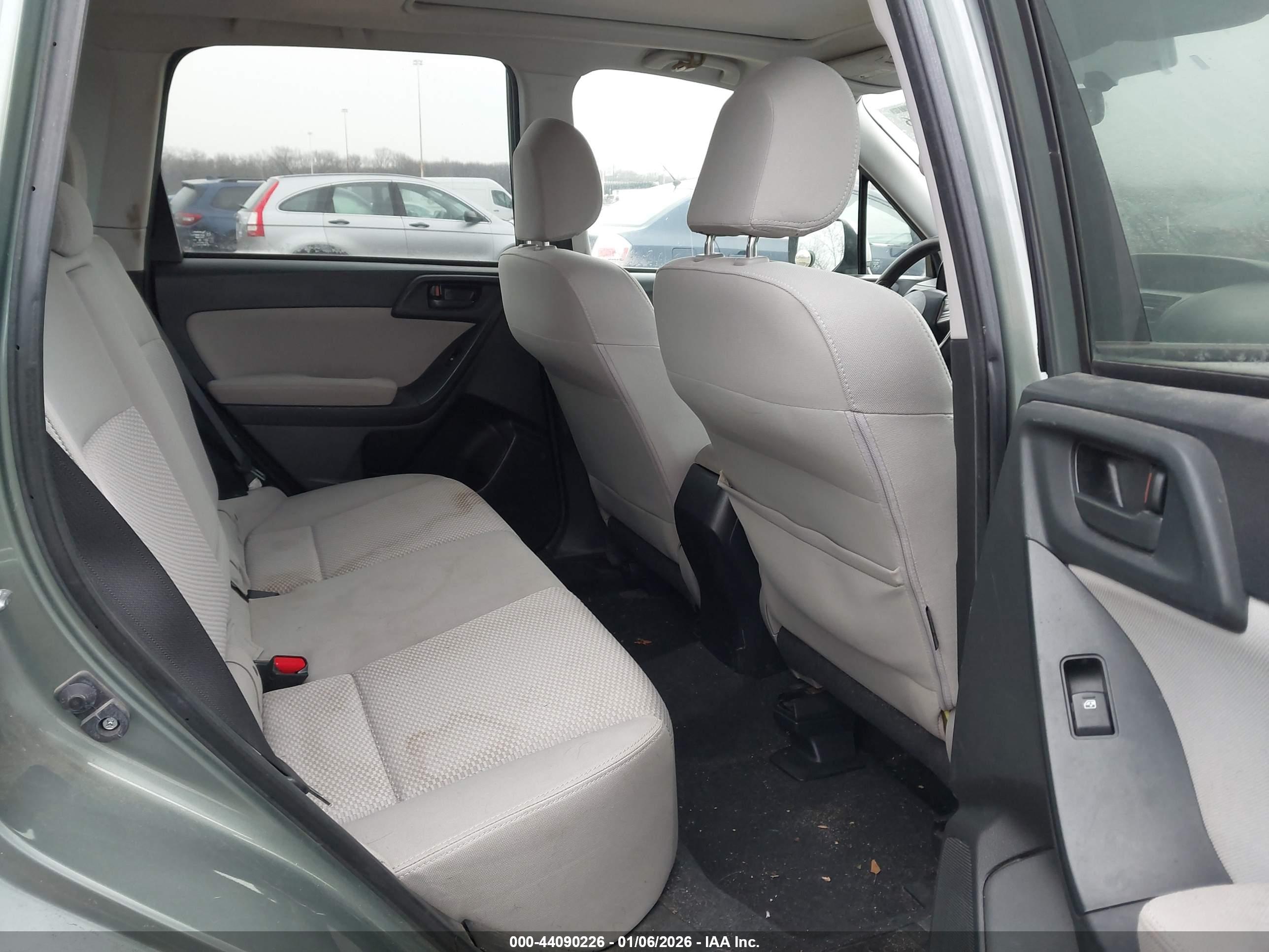 SUBARU FORESTER image 8