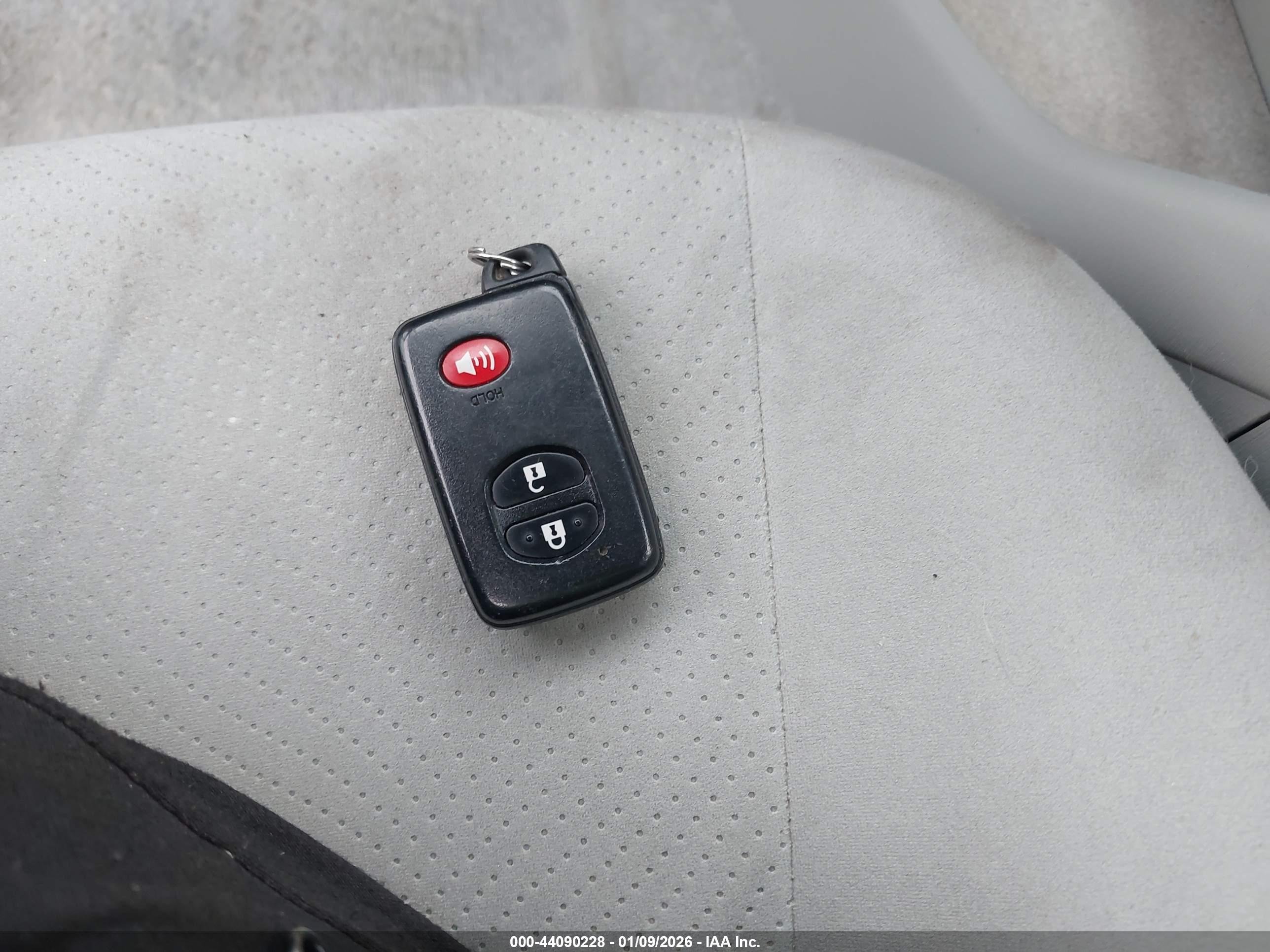TOYOTA PRIUS image 11