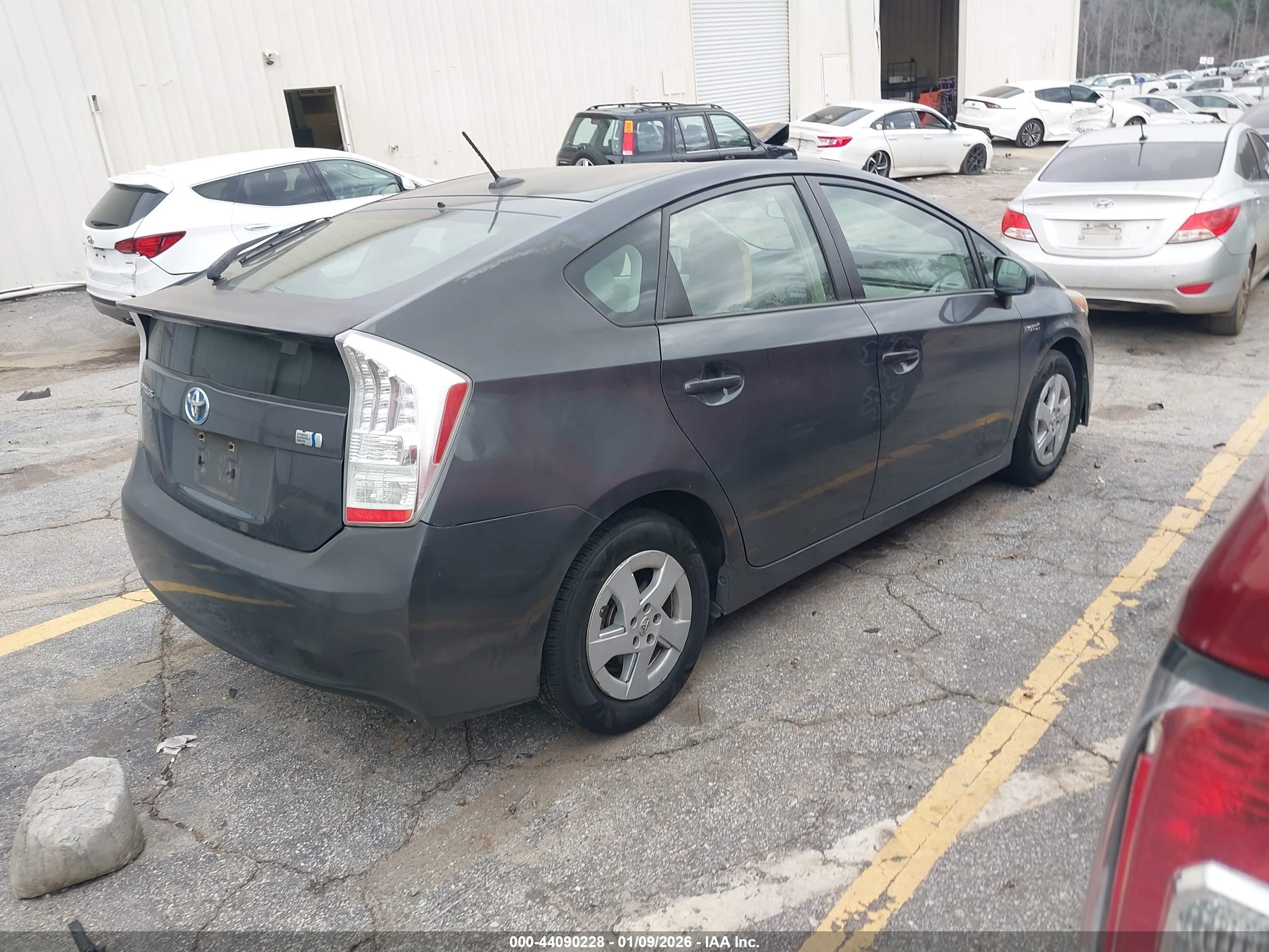 TOYOTA PRIUS image 4