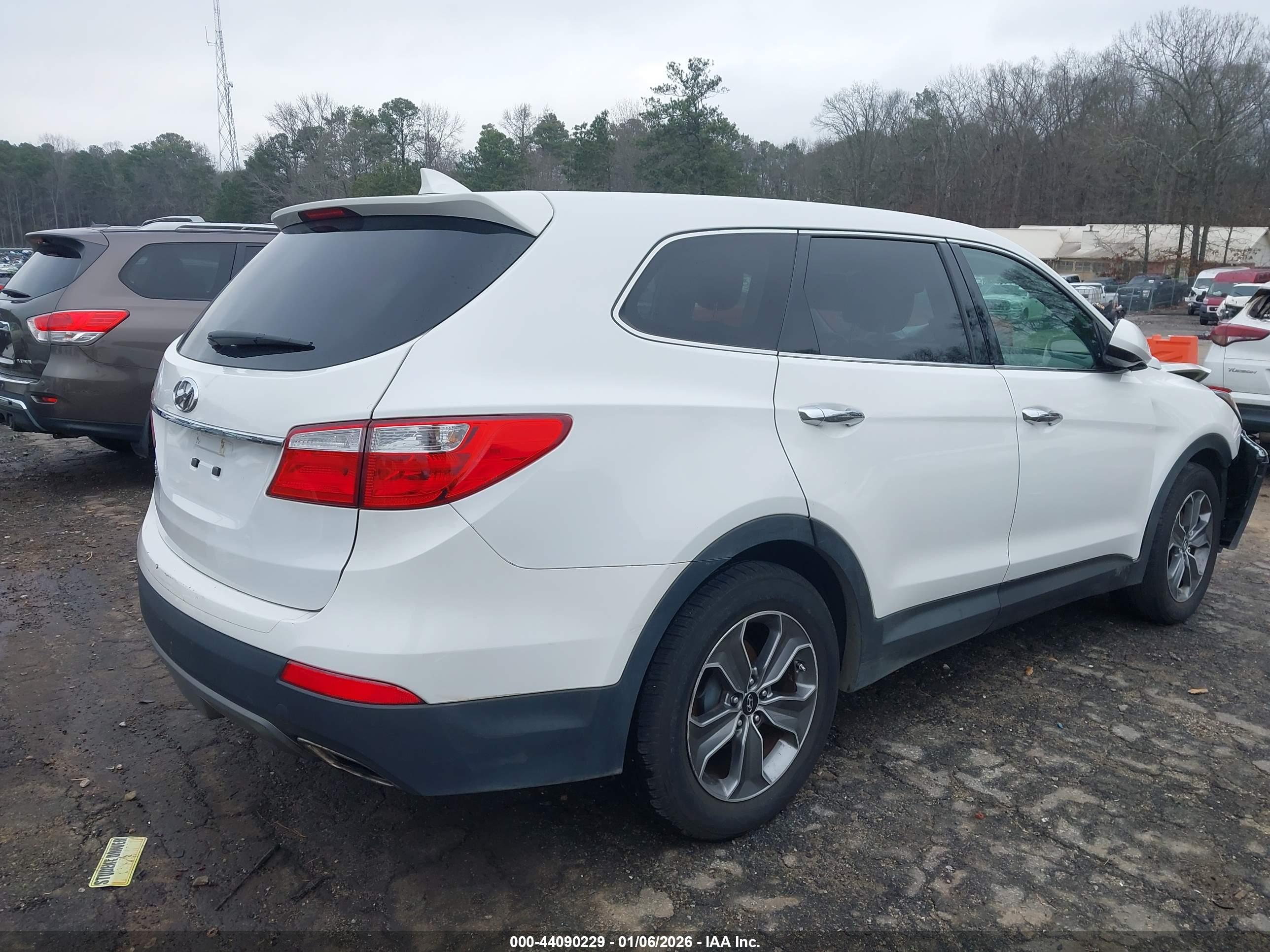 HYUNDAI SANTA image 4