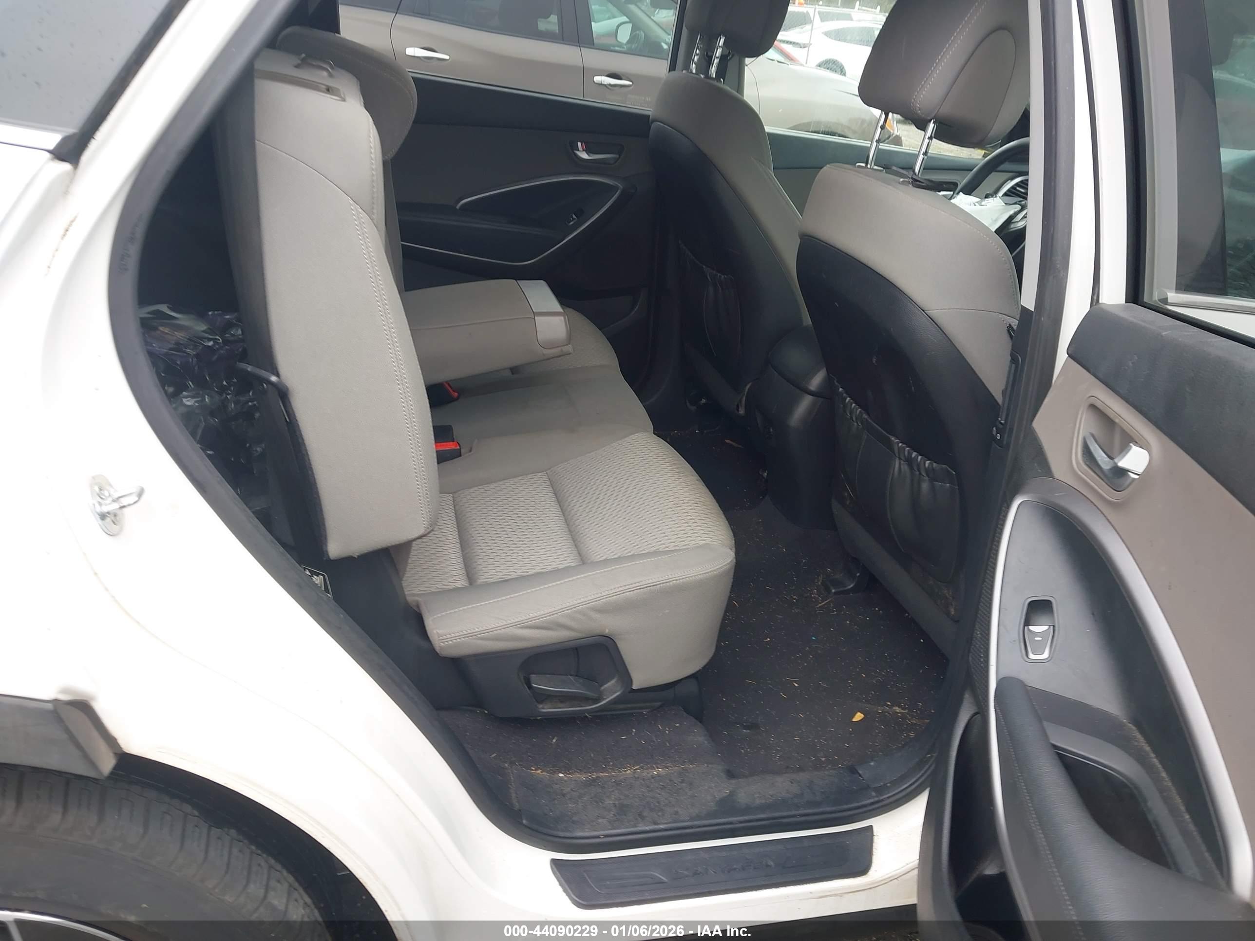 HYUNDAI SANTA image 8