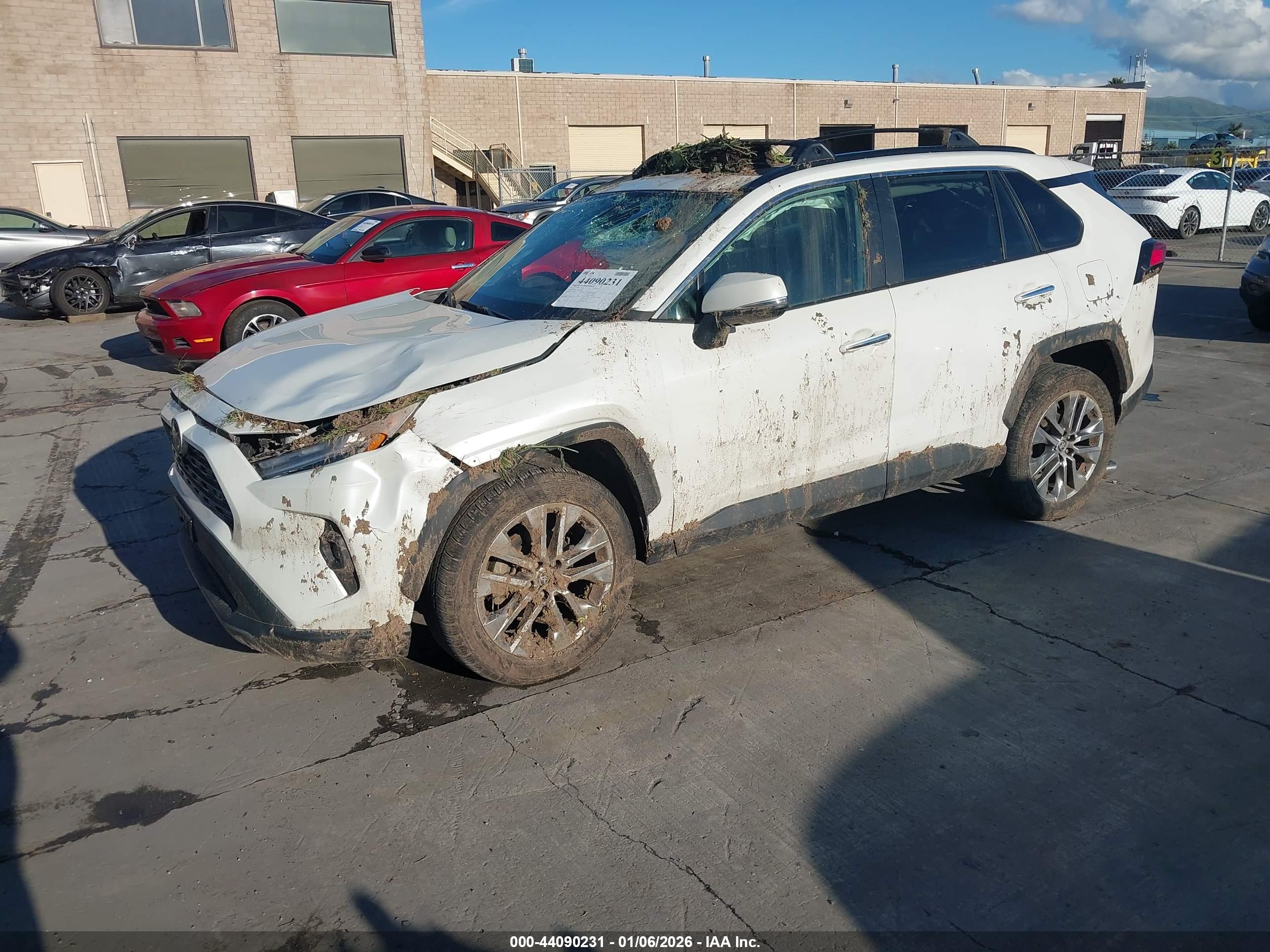 TOYOTA RAV4 image 2