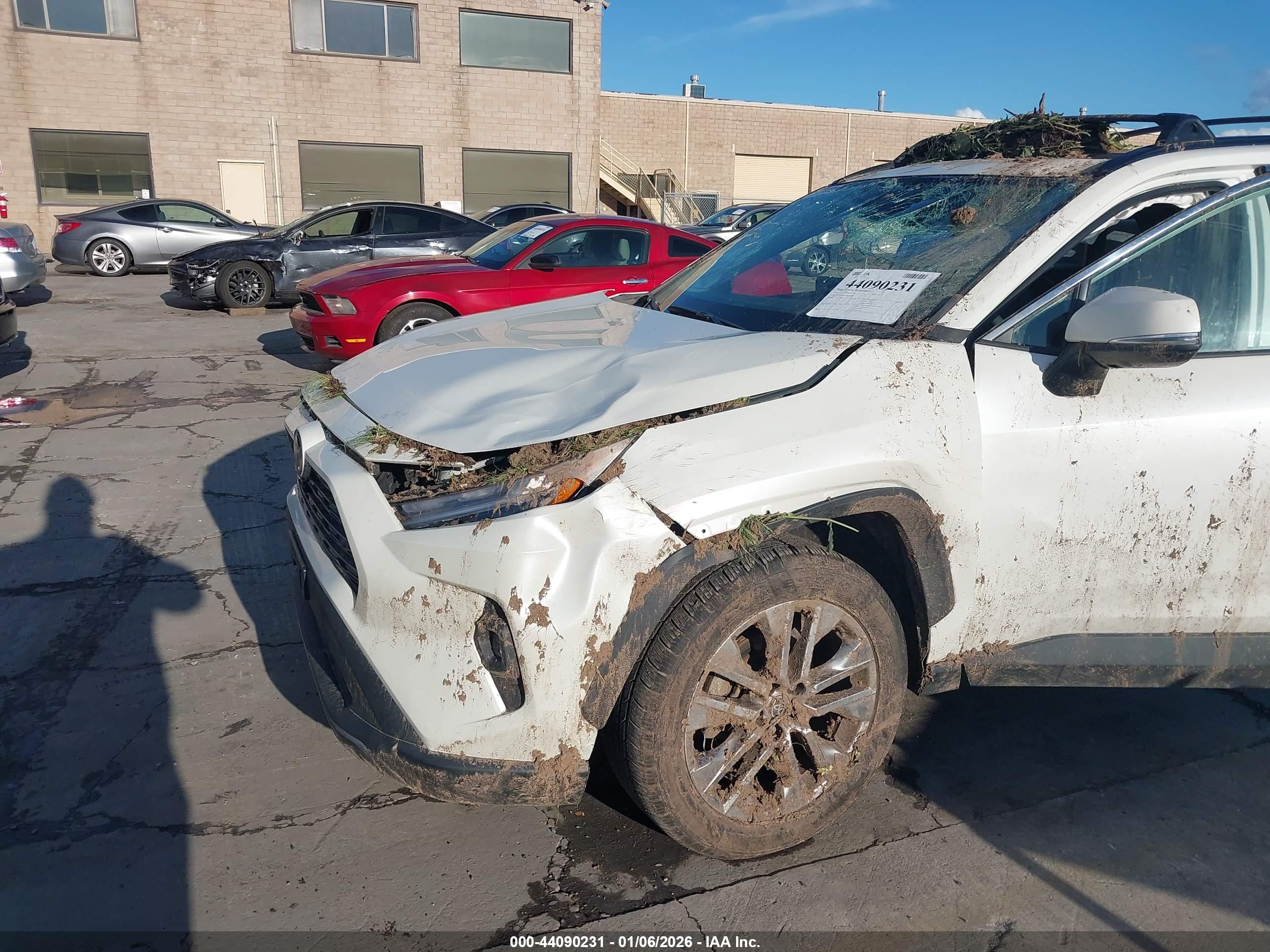 TOYOTA RAV4 image 6
