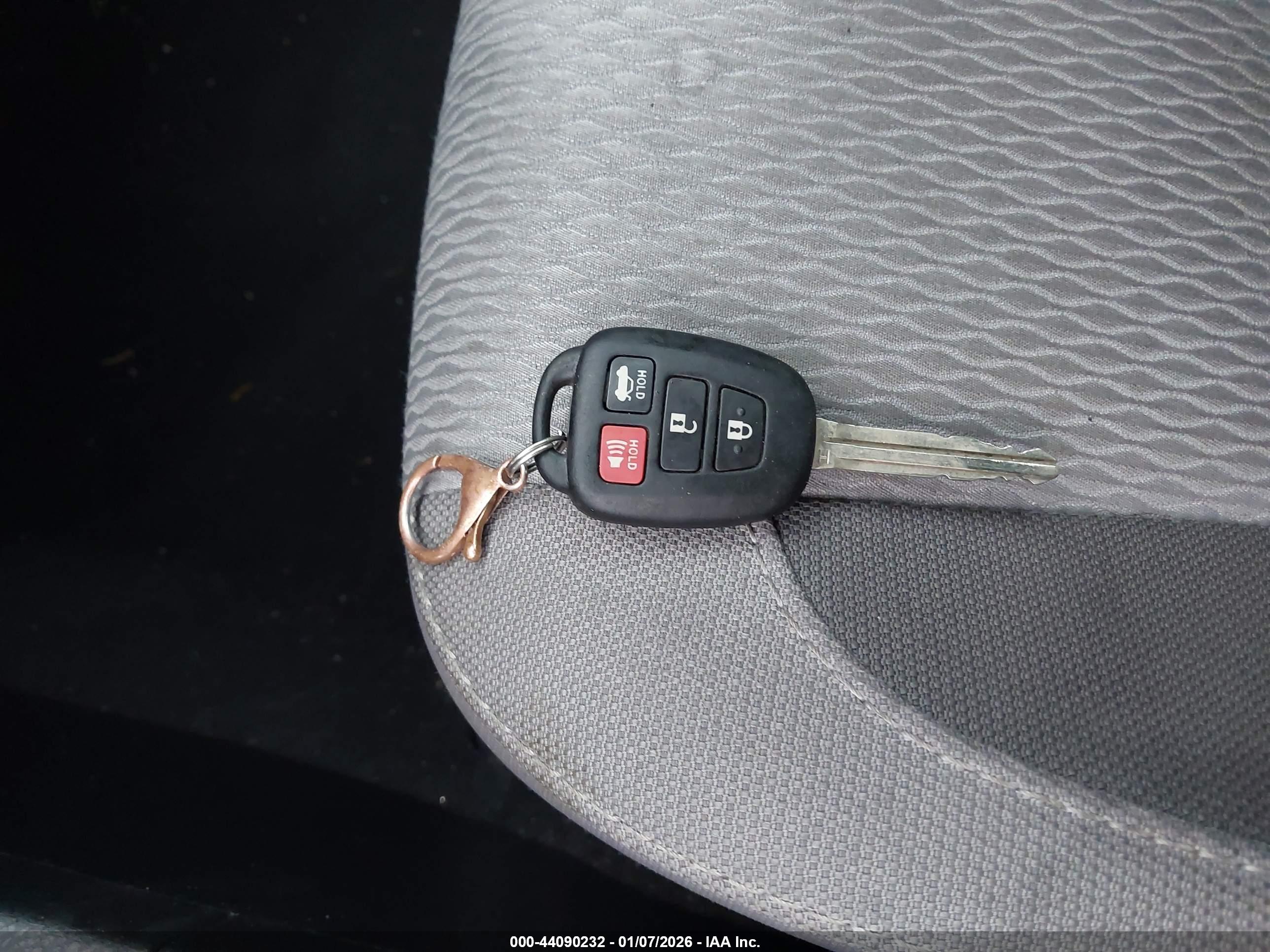 TOYOTA COROLLA image 11