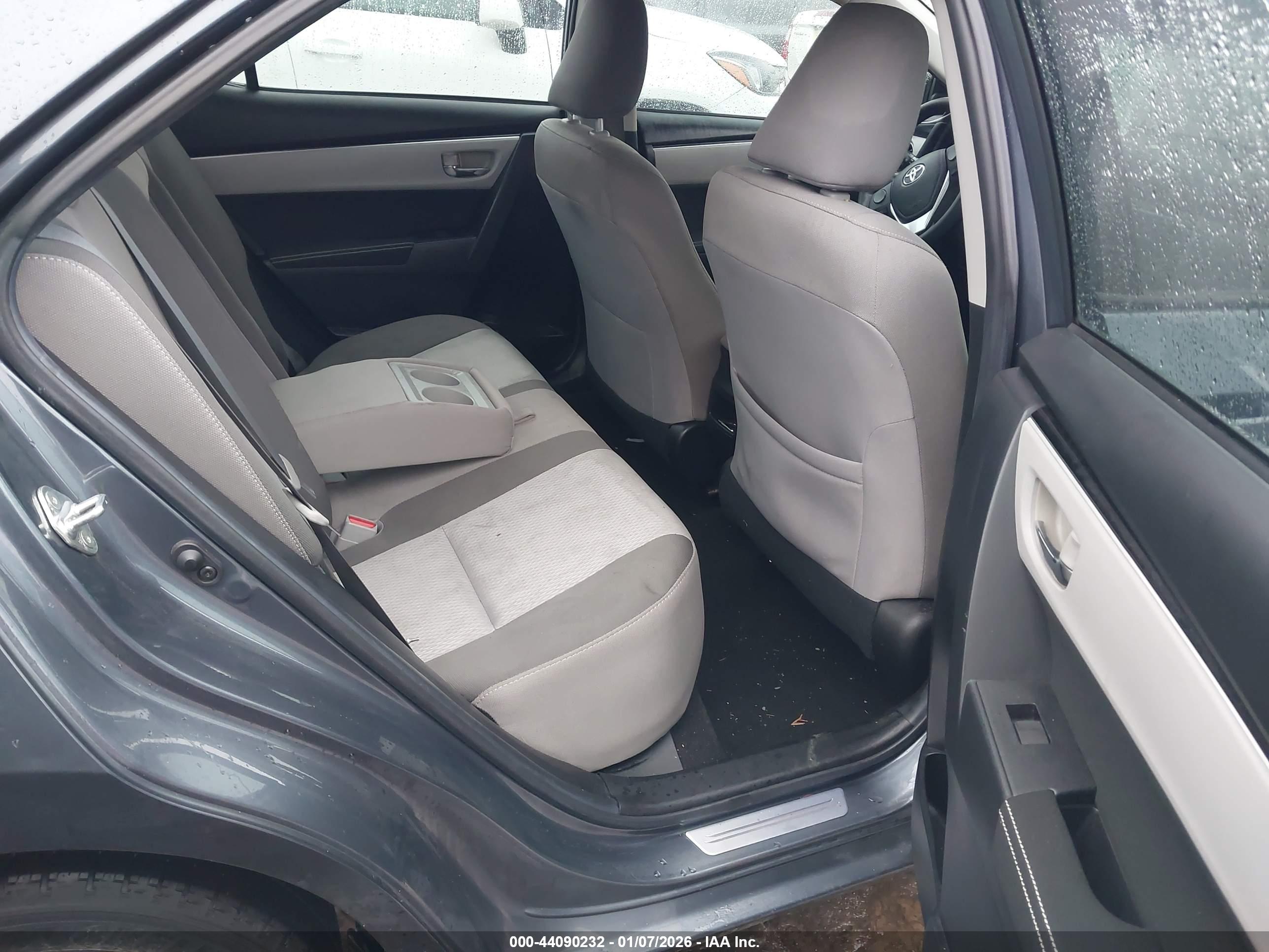 TOYOTA COROLLA image 8