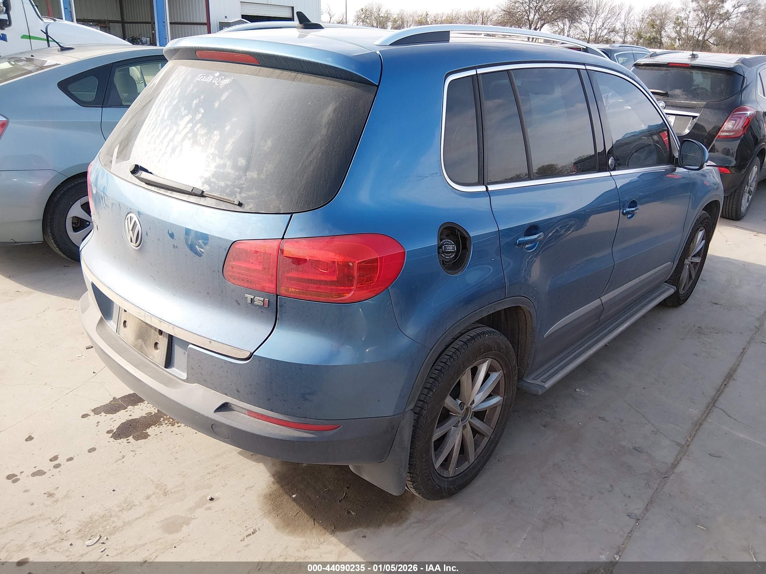 VOLKSWAGEN TIGUAN image 4