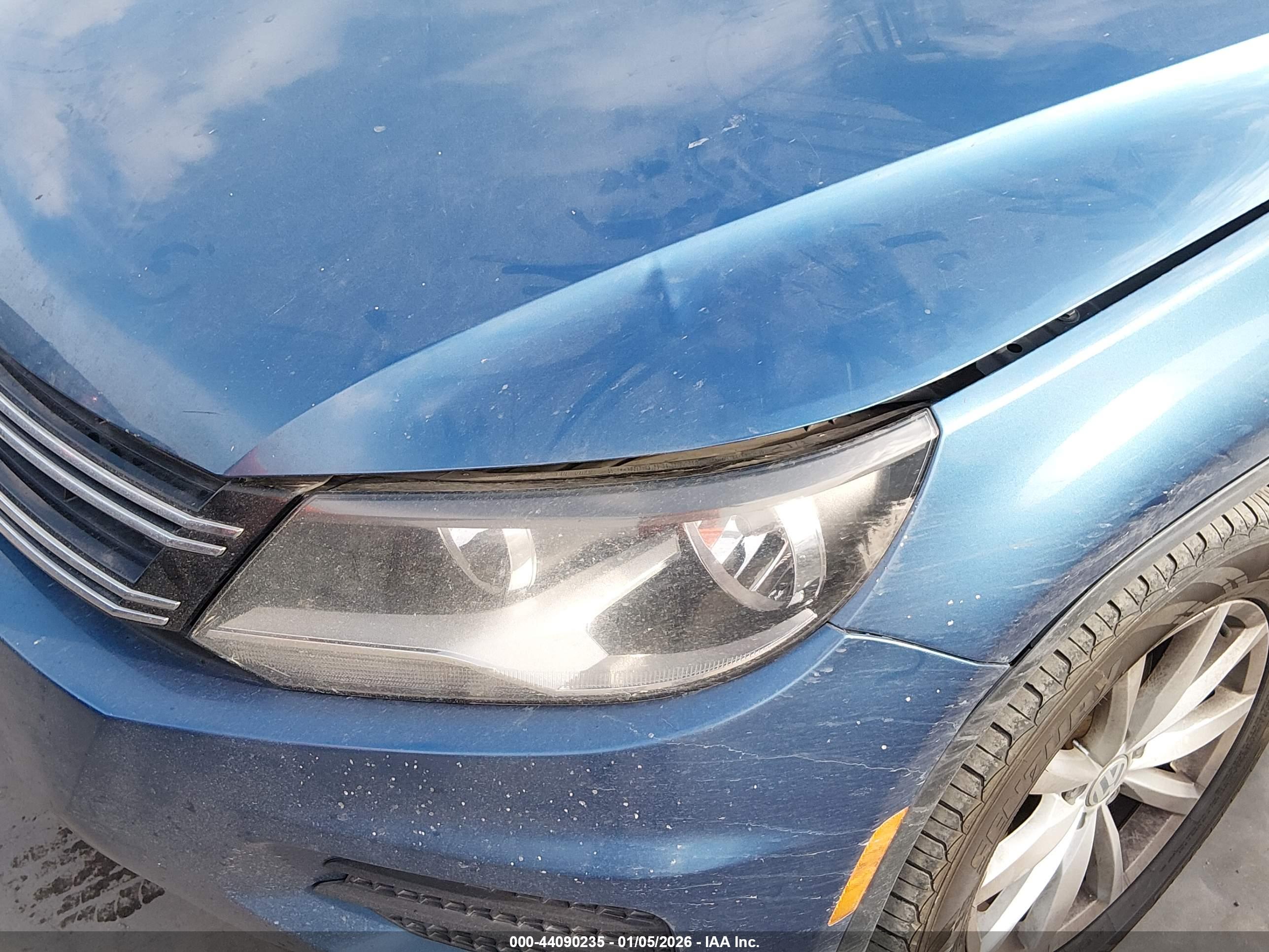 VOLKSWAGEN TIGUAN image 6