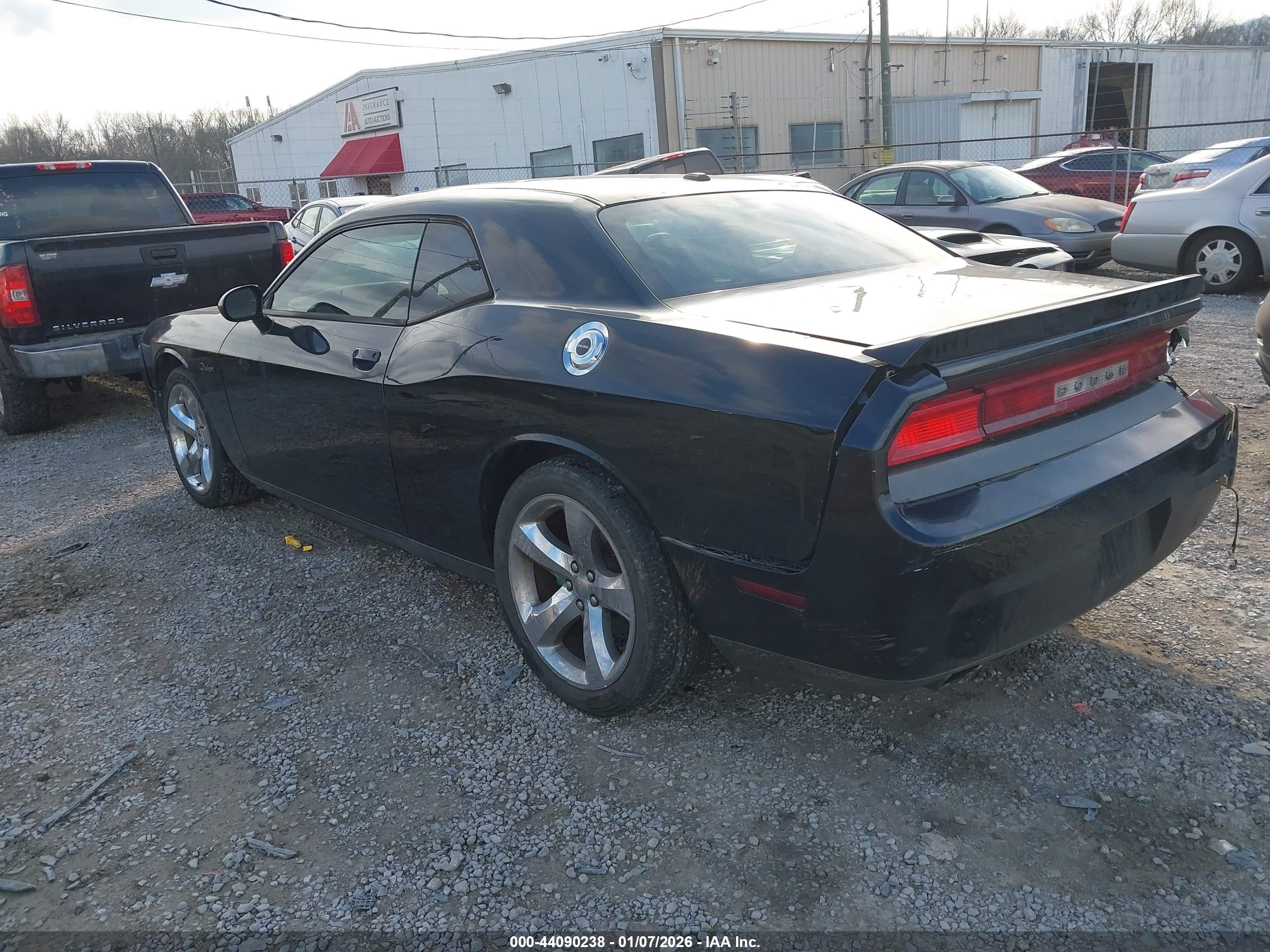 DODGE CHALLENGER image 3
