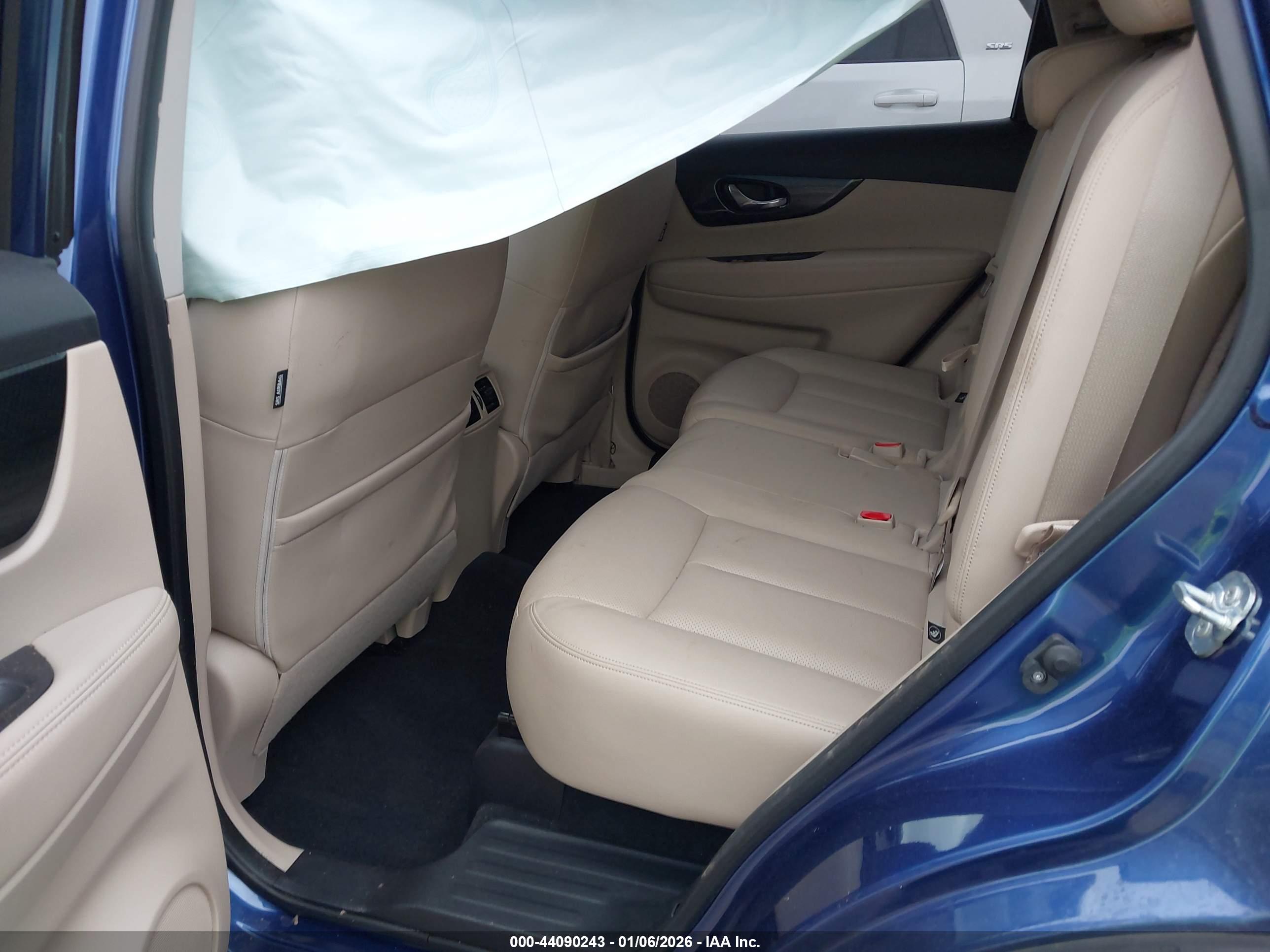 NISSAN ROGUE image 8