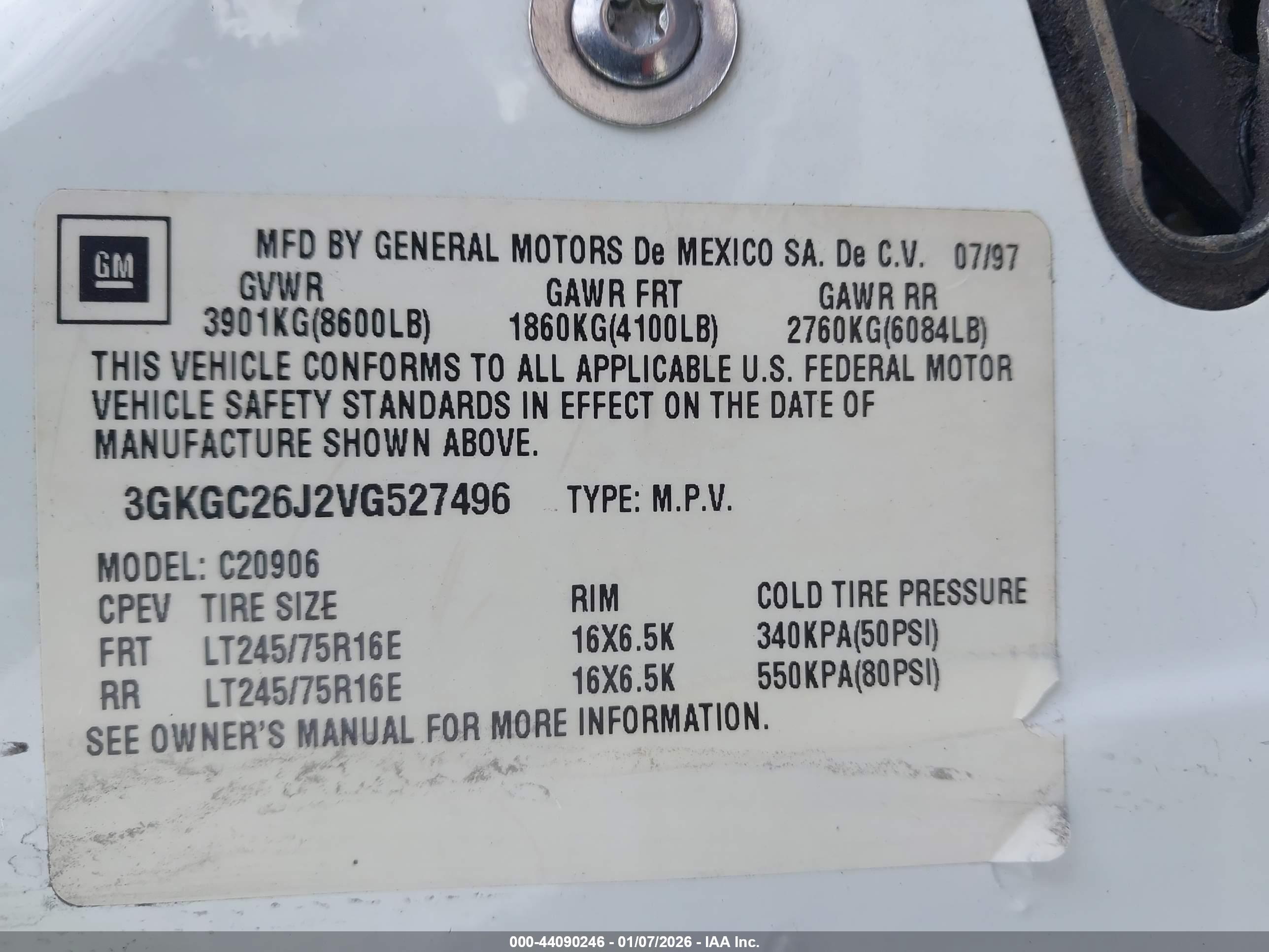 GMC SUBURBAN image 9