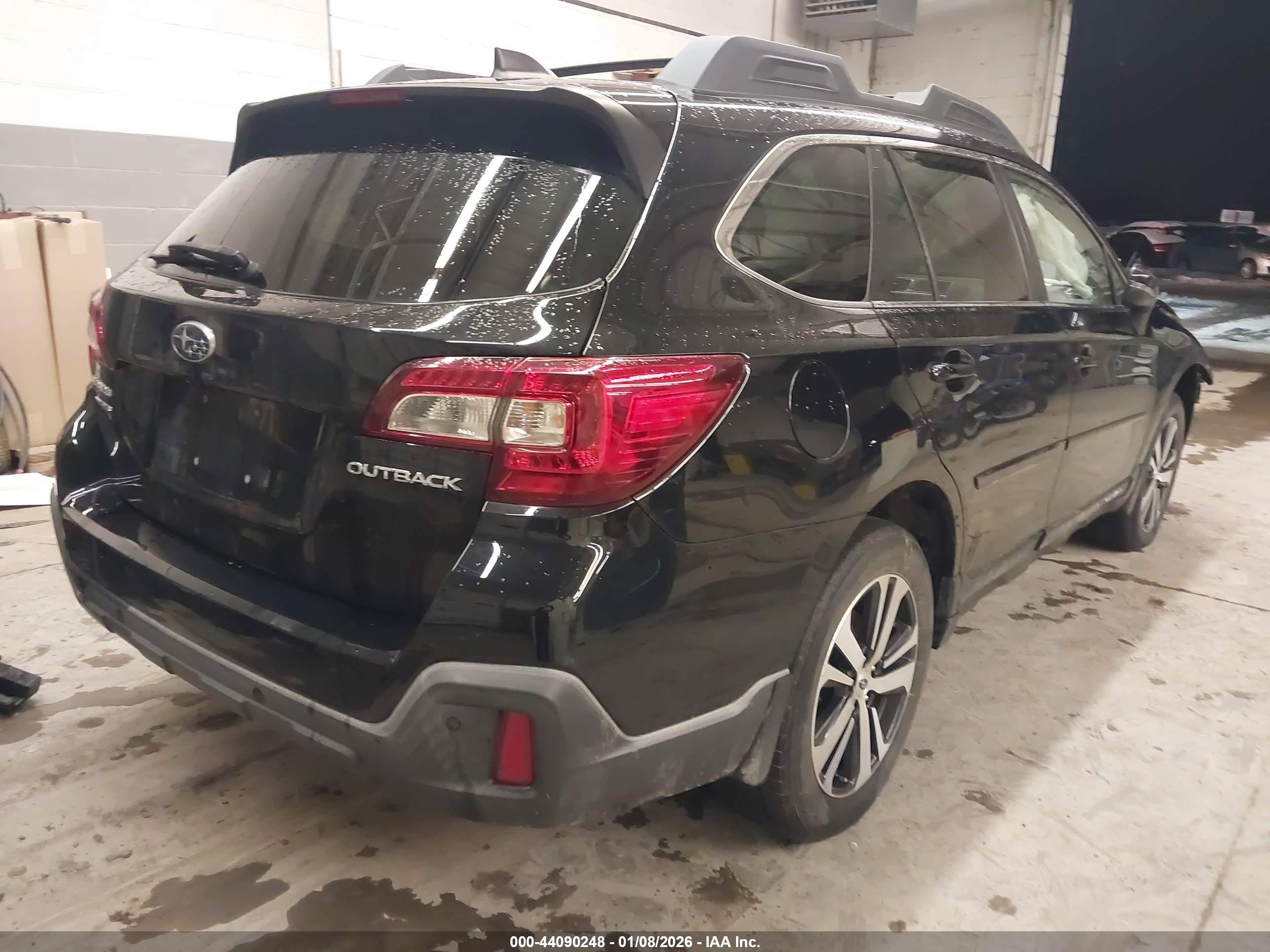 SUBARU OUTBACK image 4