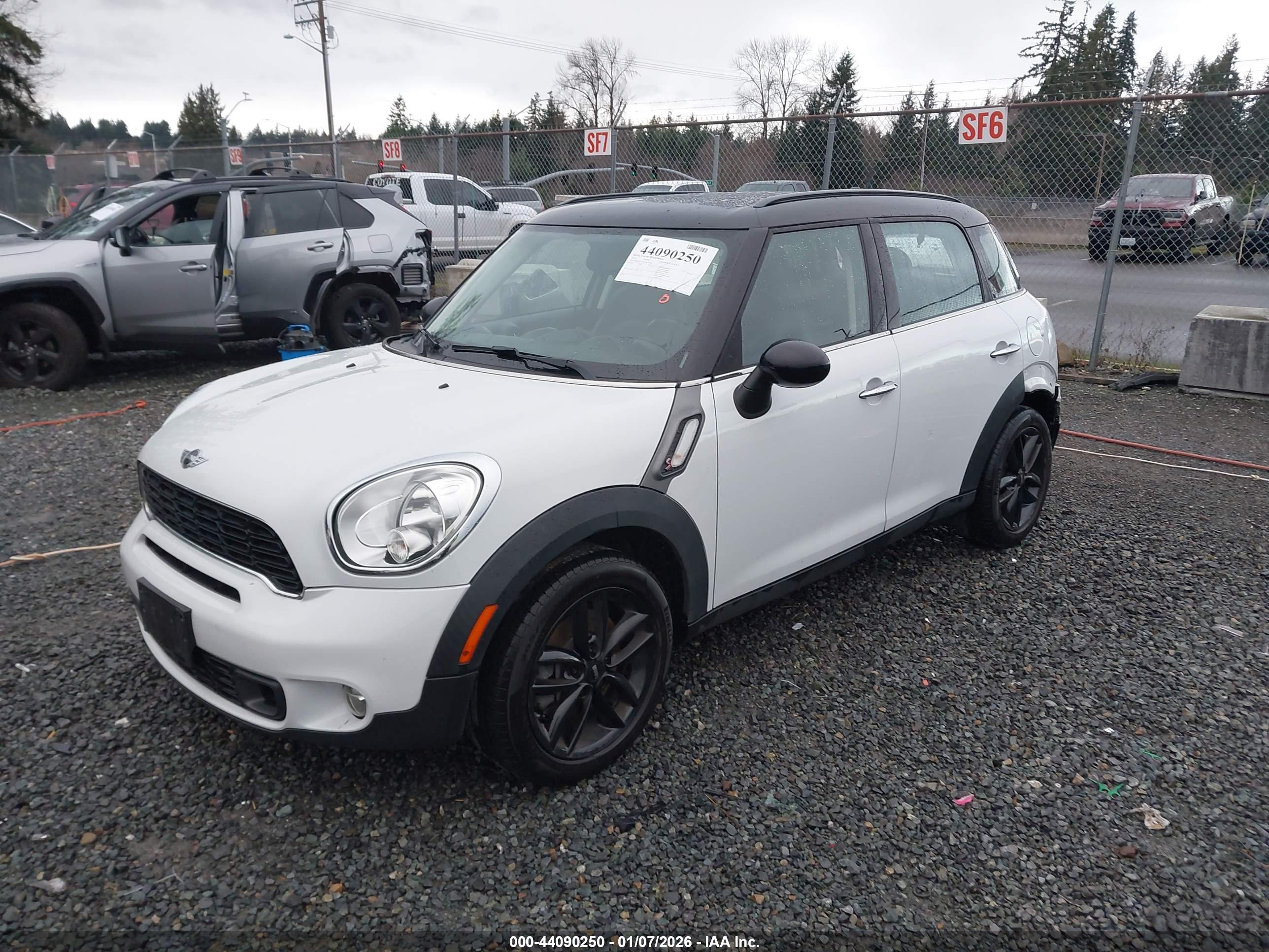MINI COOPER image 2