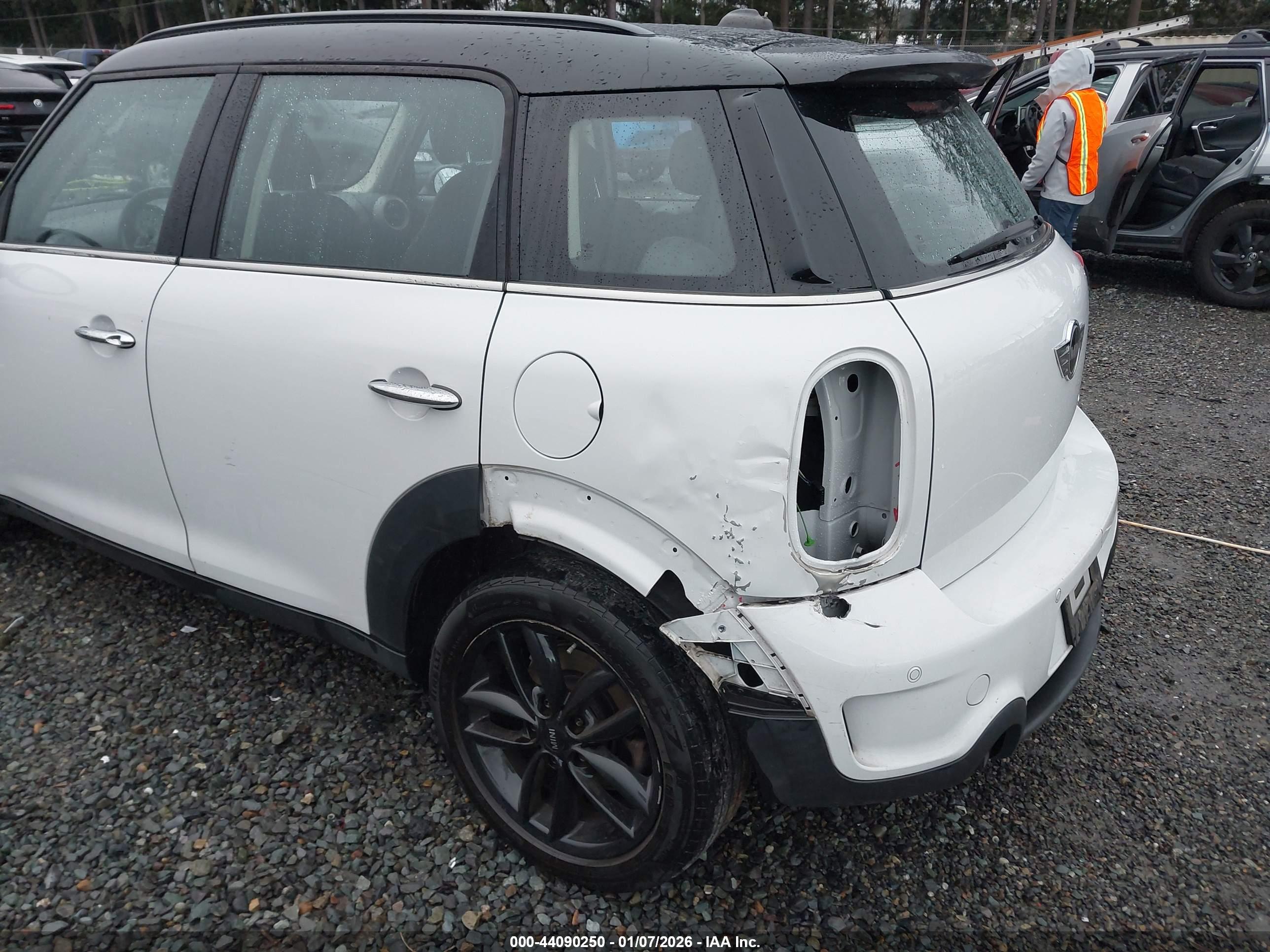 MINI COOPER image 6