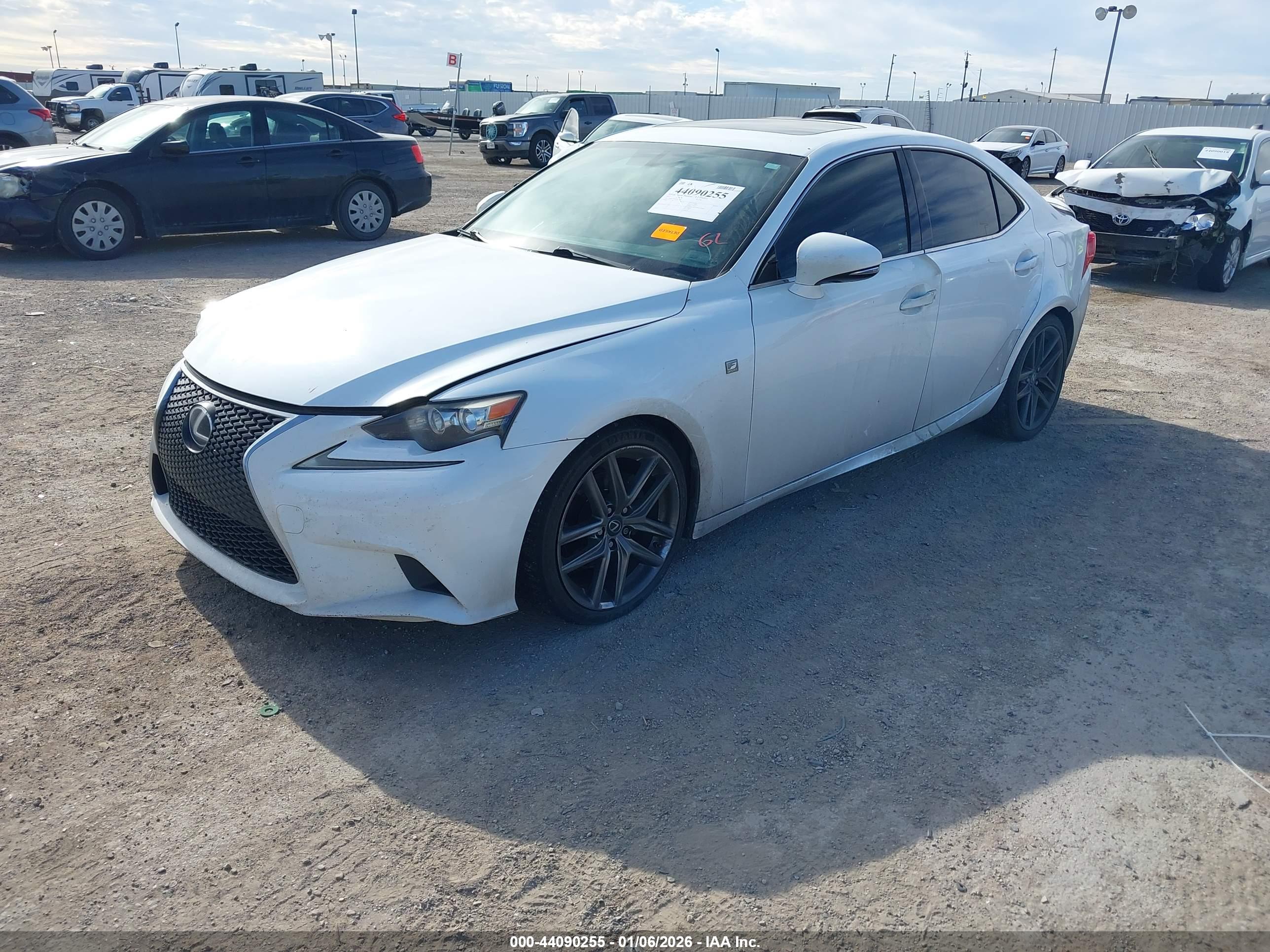 LEXUS IS image 2
