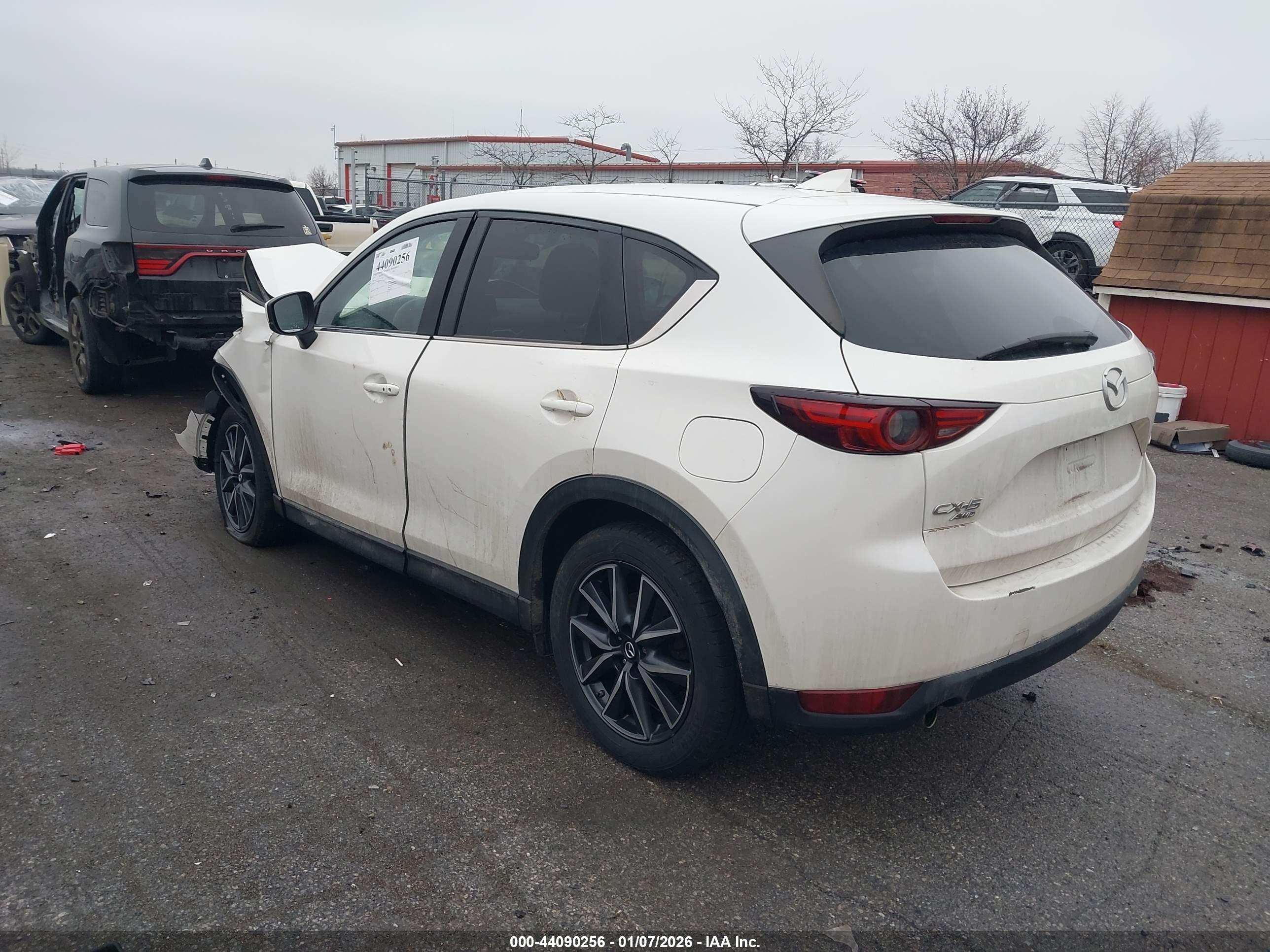 MAZDA CX-5 image 3