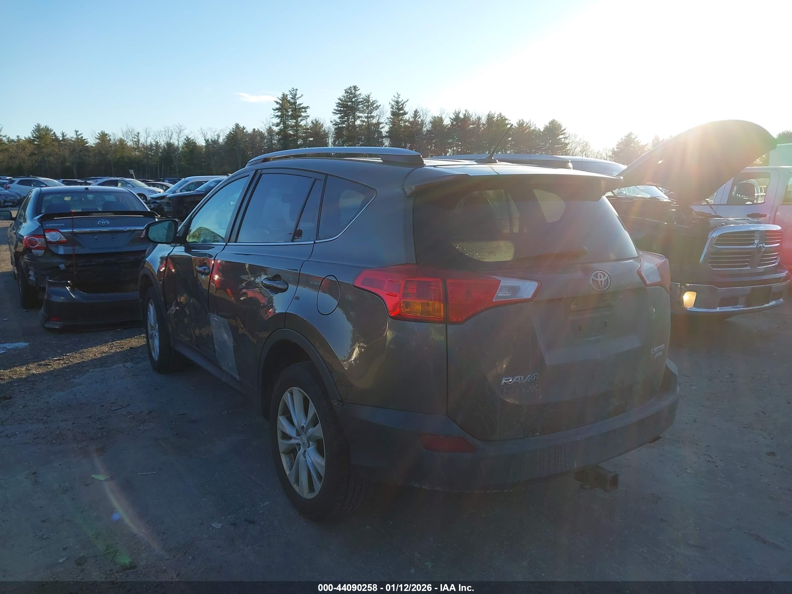 TOYOTA RAV4 image 3