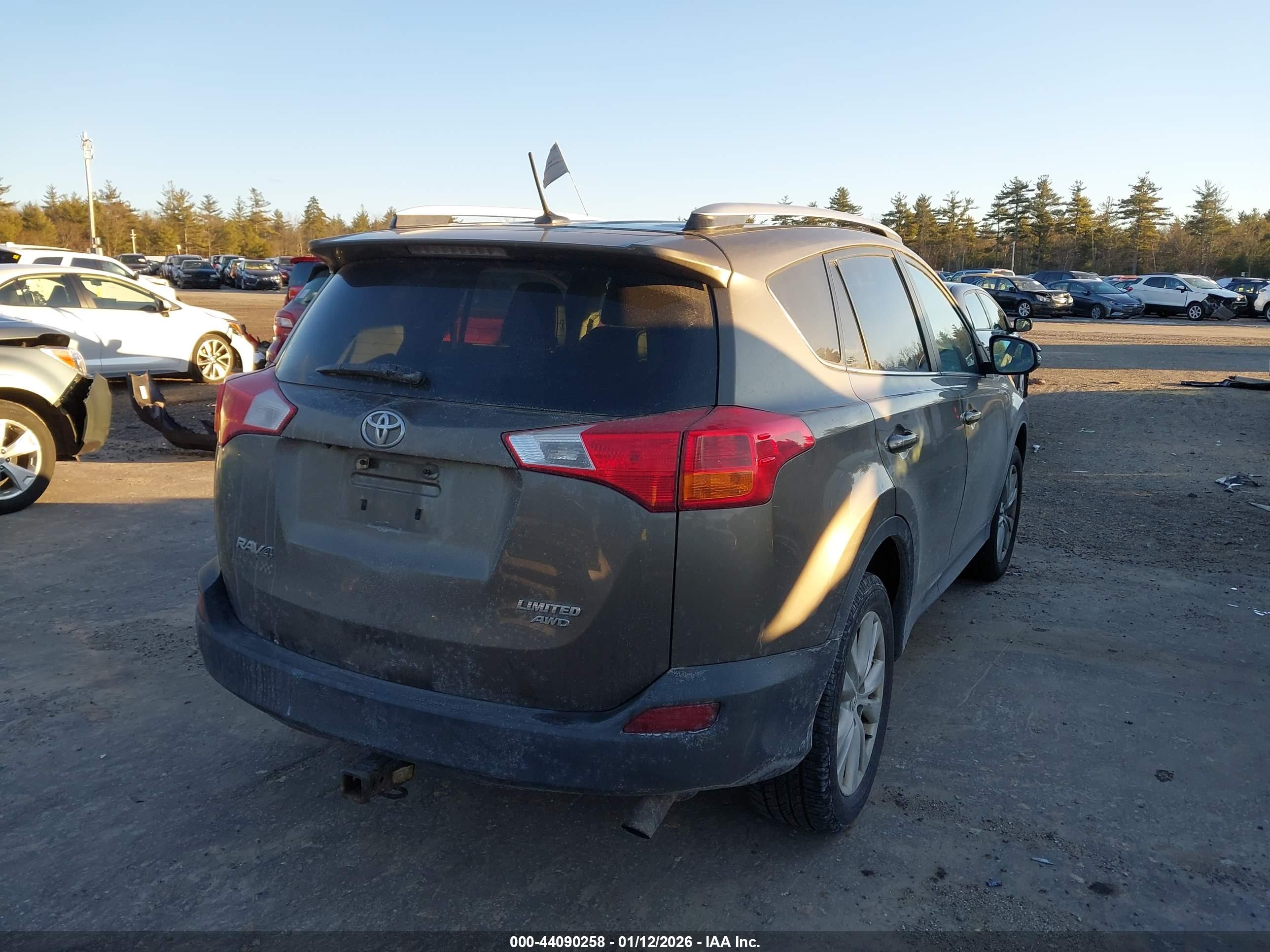 TOYOTA RAV4 image 4